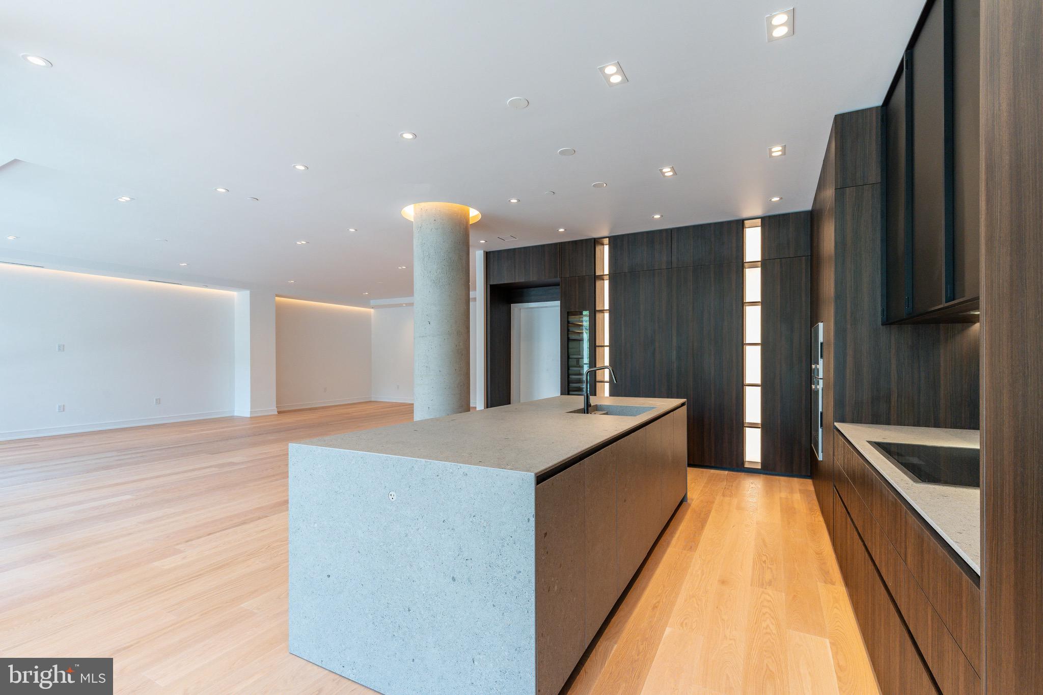 WASHINGTON SQ - Residential