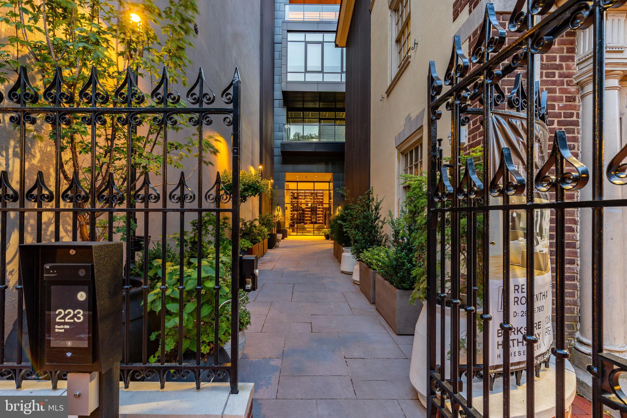 WASHINGTON SQ - Residential
