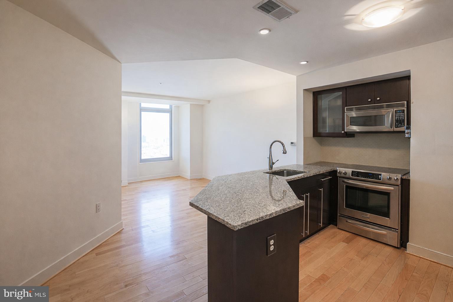 HARBOR EAST - Residential