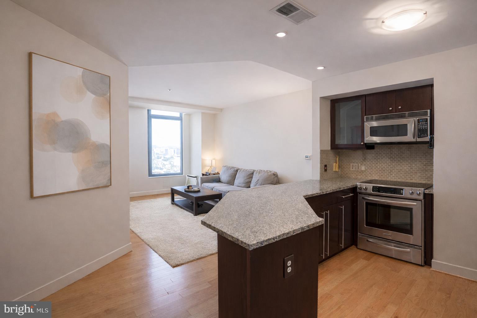 HARBOR EAST - Residential