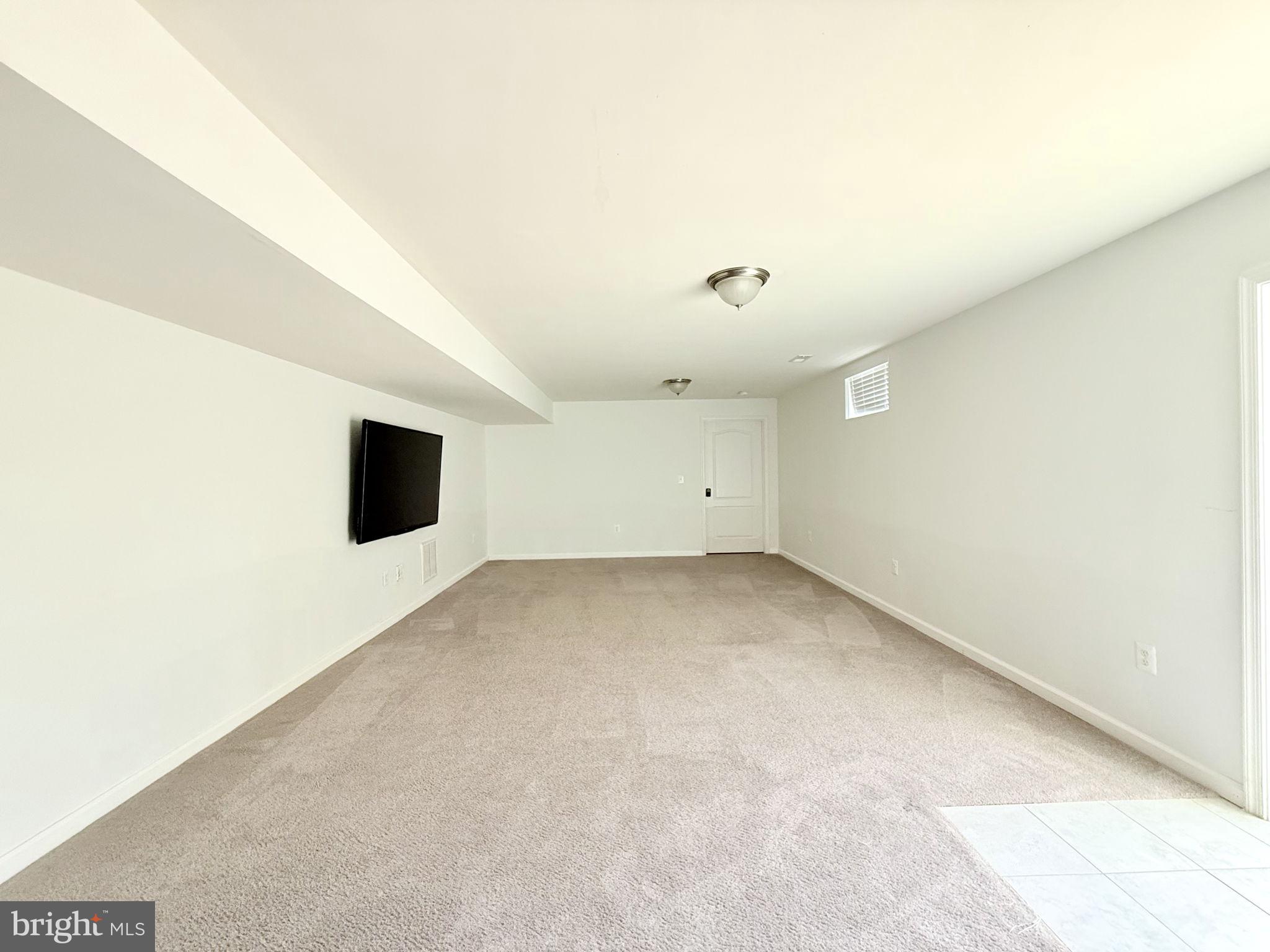 BROOKE POINT ESTATES - Residential Lease