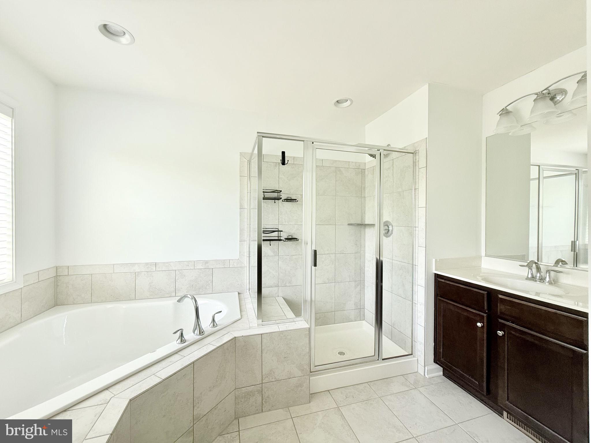 BROOKE POINT ESTATES - Residential Lease