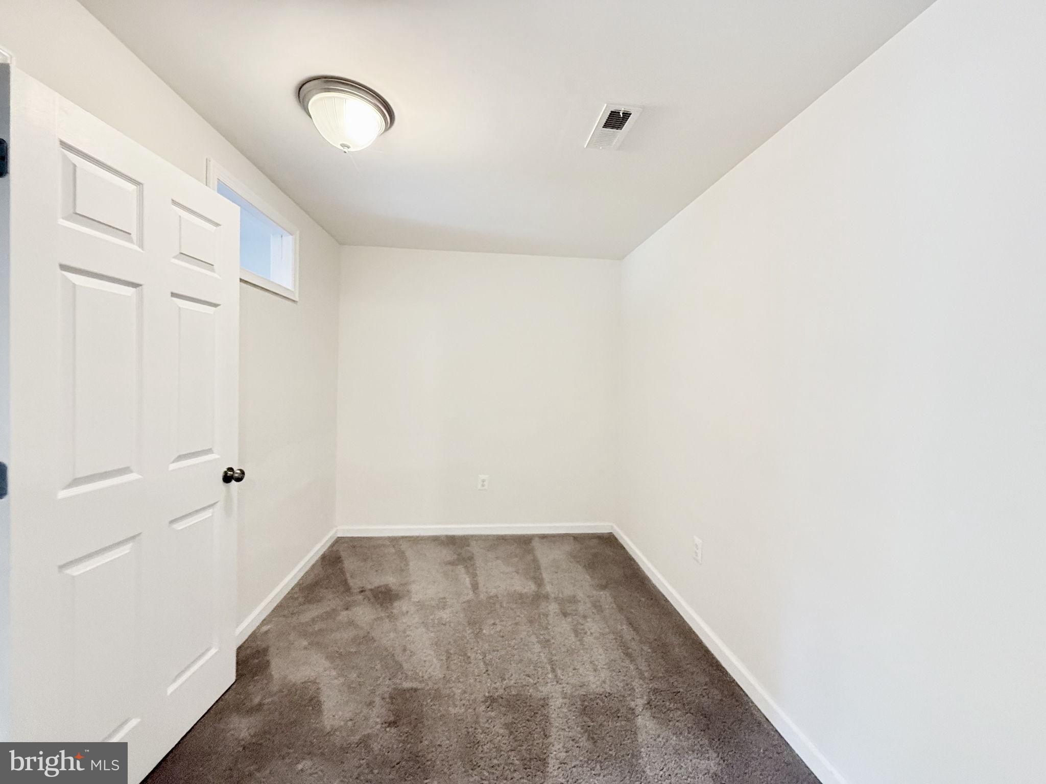 BROOKE POINT ESTATES - Residential Lease
