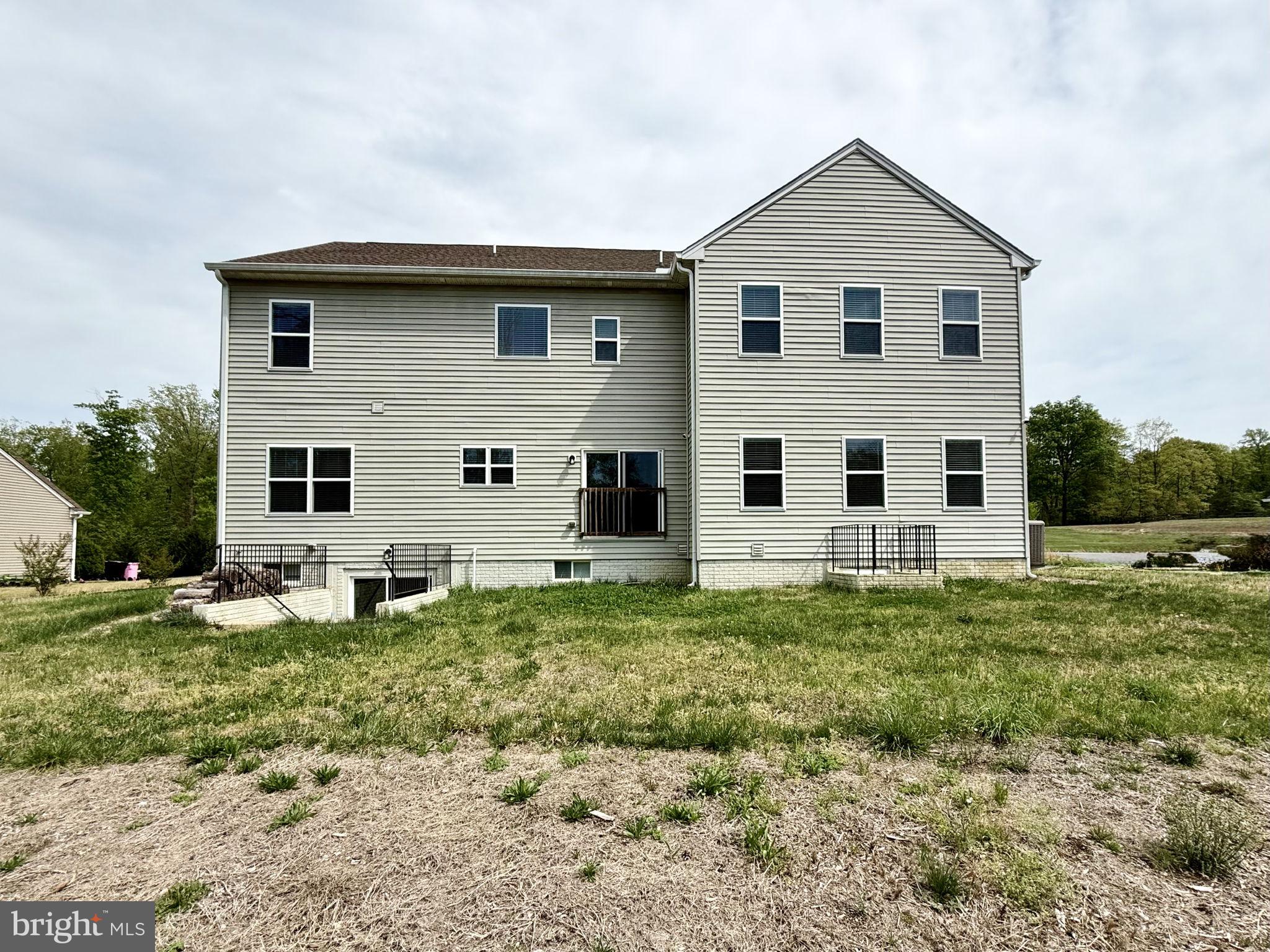 BROOKE POINT ESTATES - Residential Lease