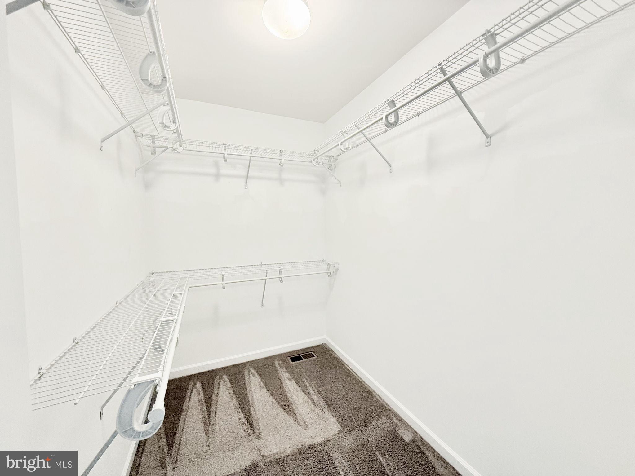 BROOKE POINT ESTATES - Residential Lease