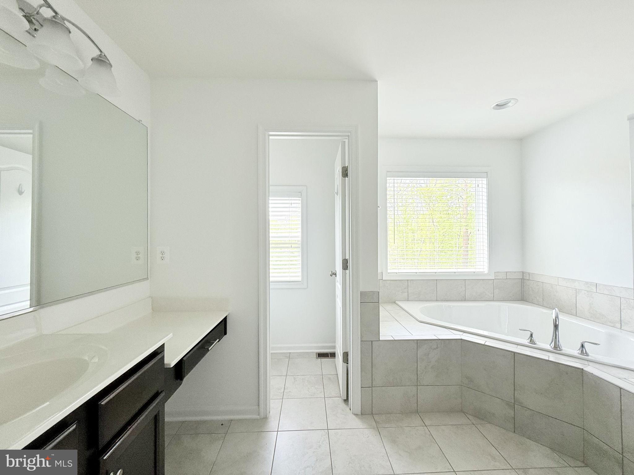 BROOKE POINT ESTATES - Residential Lease