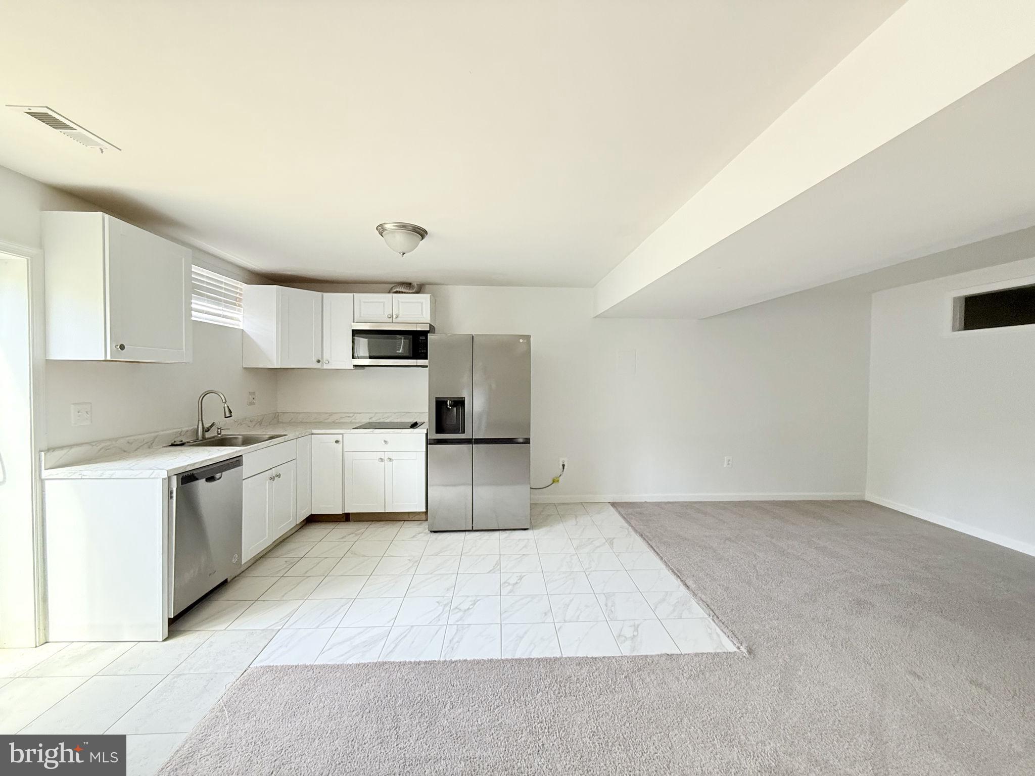 BROOKE POINT ESTATES - Residential Lease