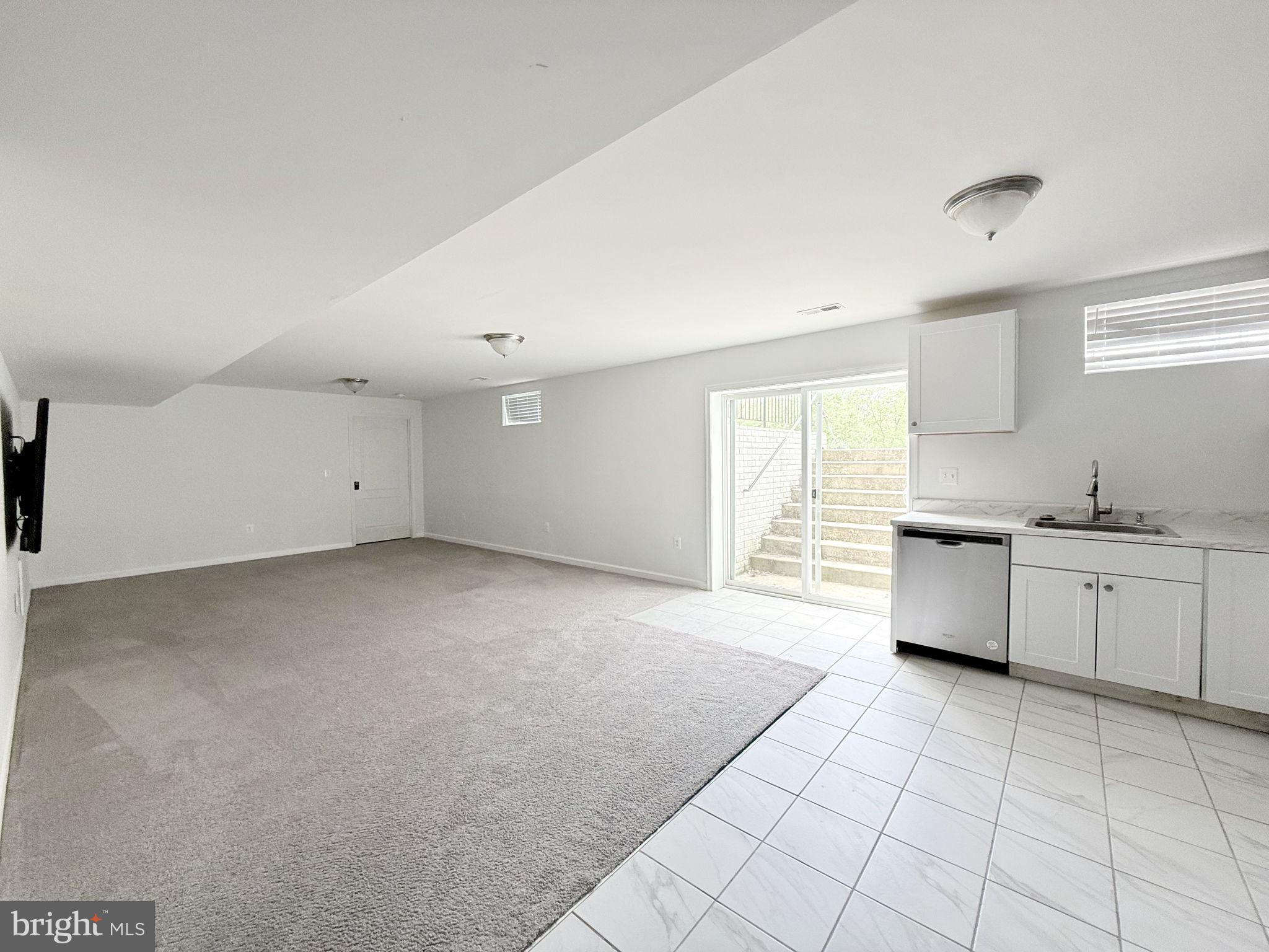 BROOKE POINT ESTATES - Residential Lease