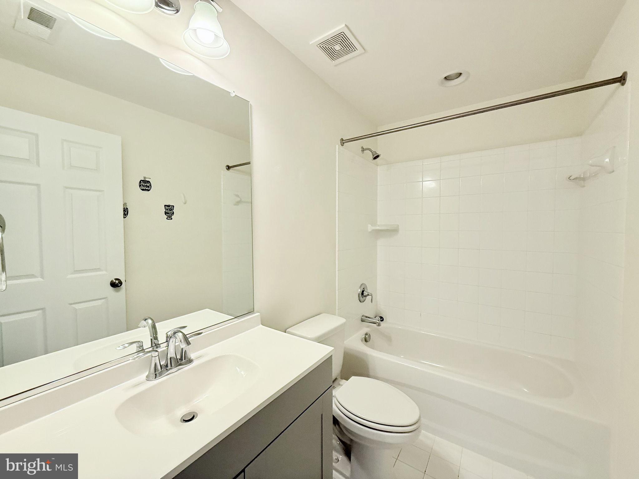 BROOKE POINT ESTATES - Residential Lease