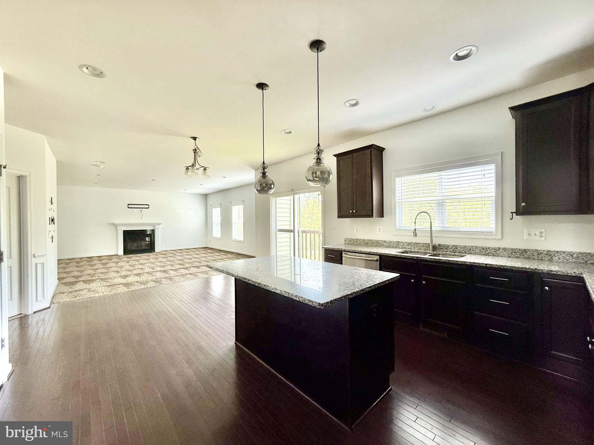 BROOKE POINT ESTATES - Residential Lease