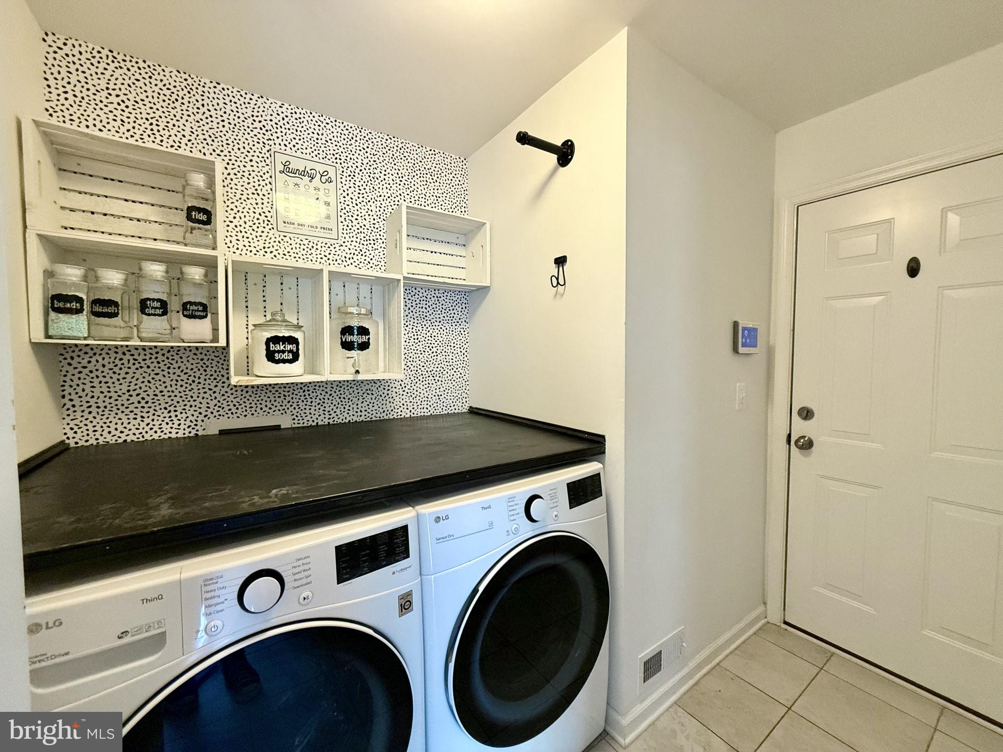 BROOKE POINT ESTATES - Residential Lease