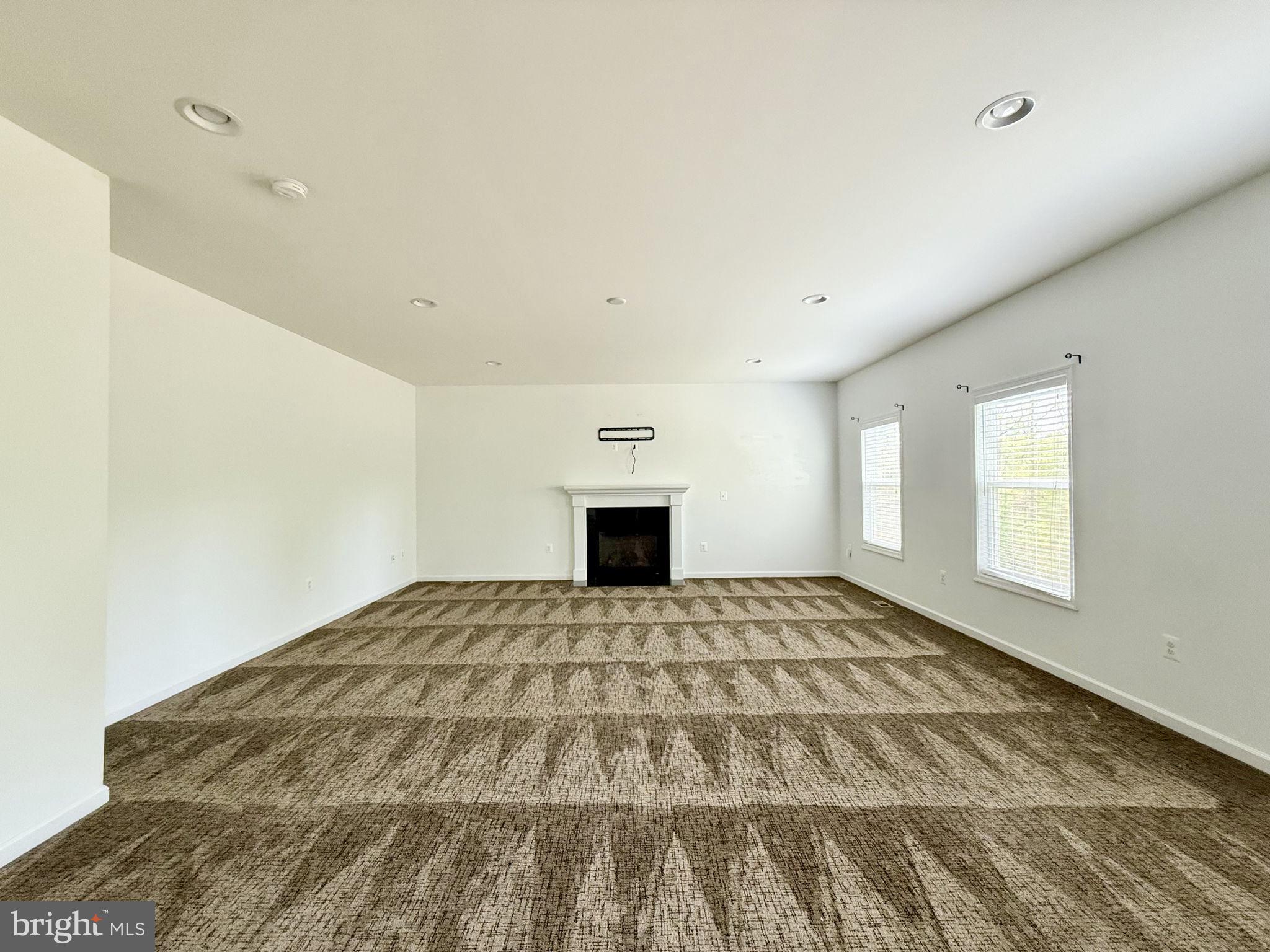 BROOKE POINT ESTATES - Residential Lease