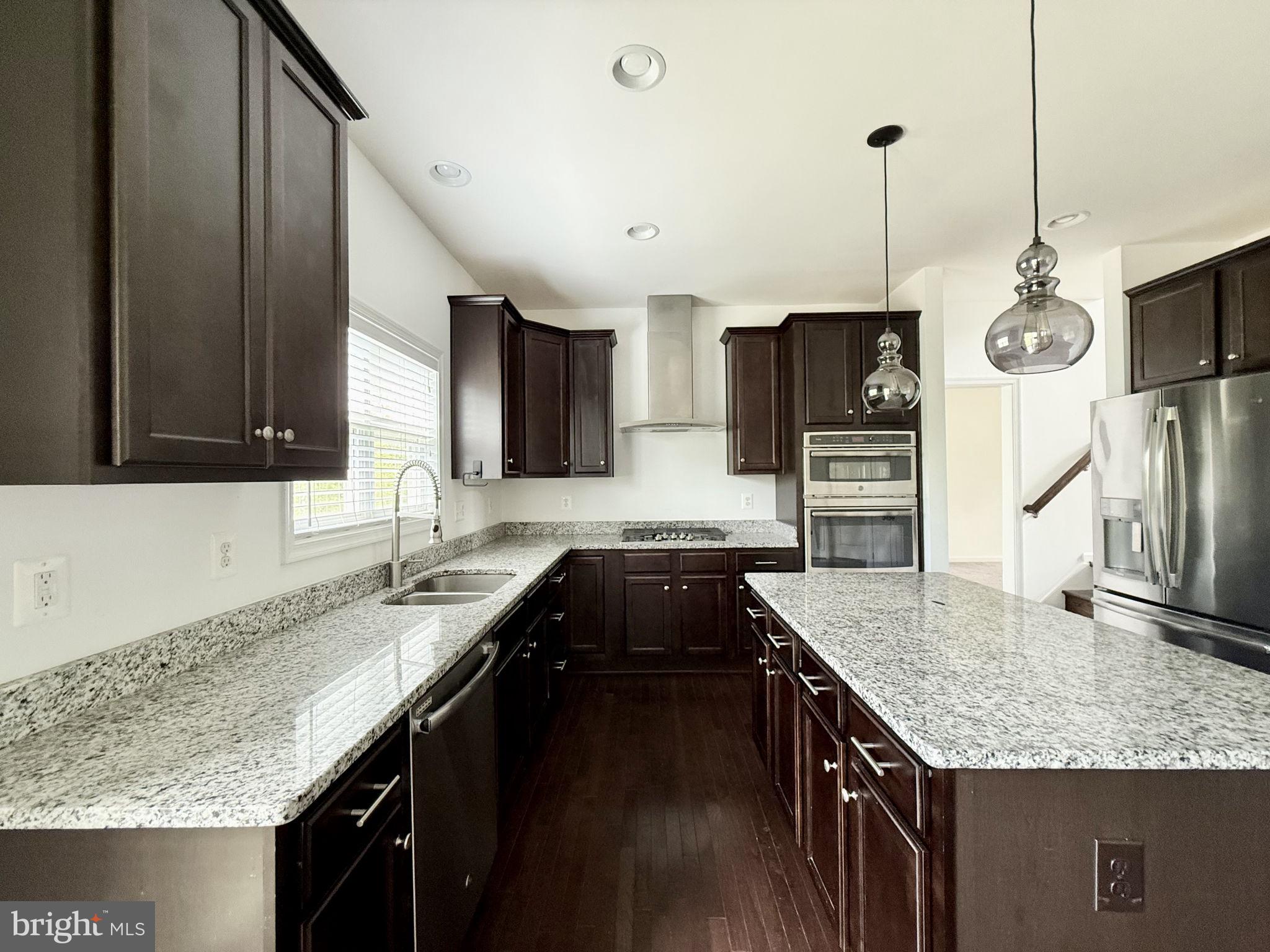 BROOKE POINT ESTATES - Residential Lease