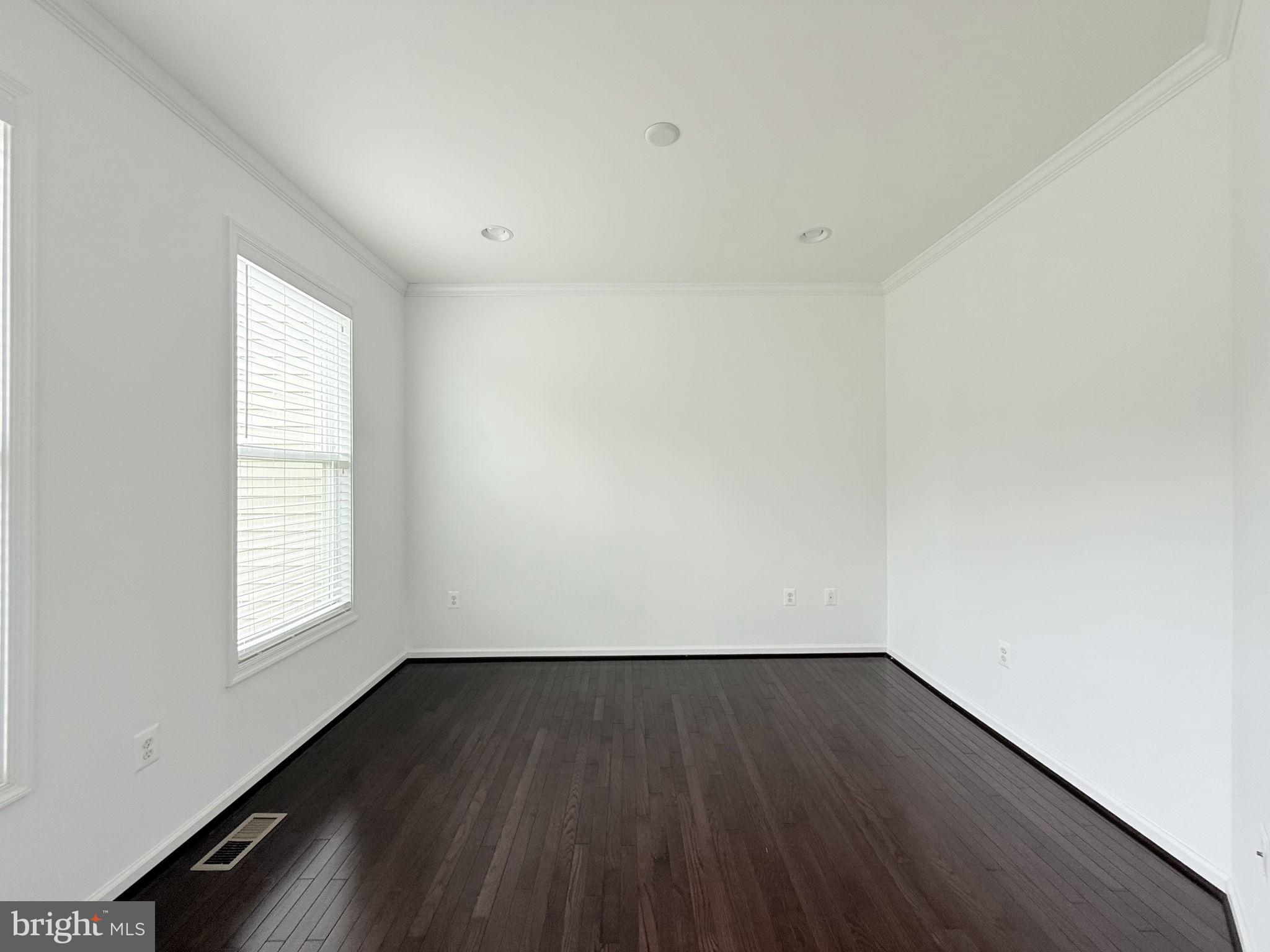 BROOKE POINT ESTATES - Residential Lease