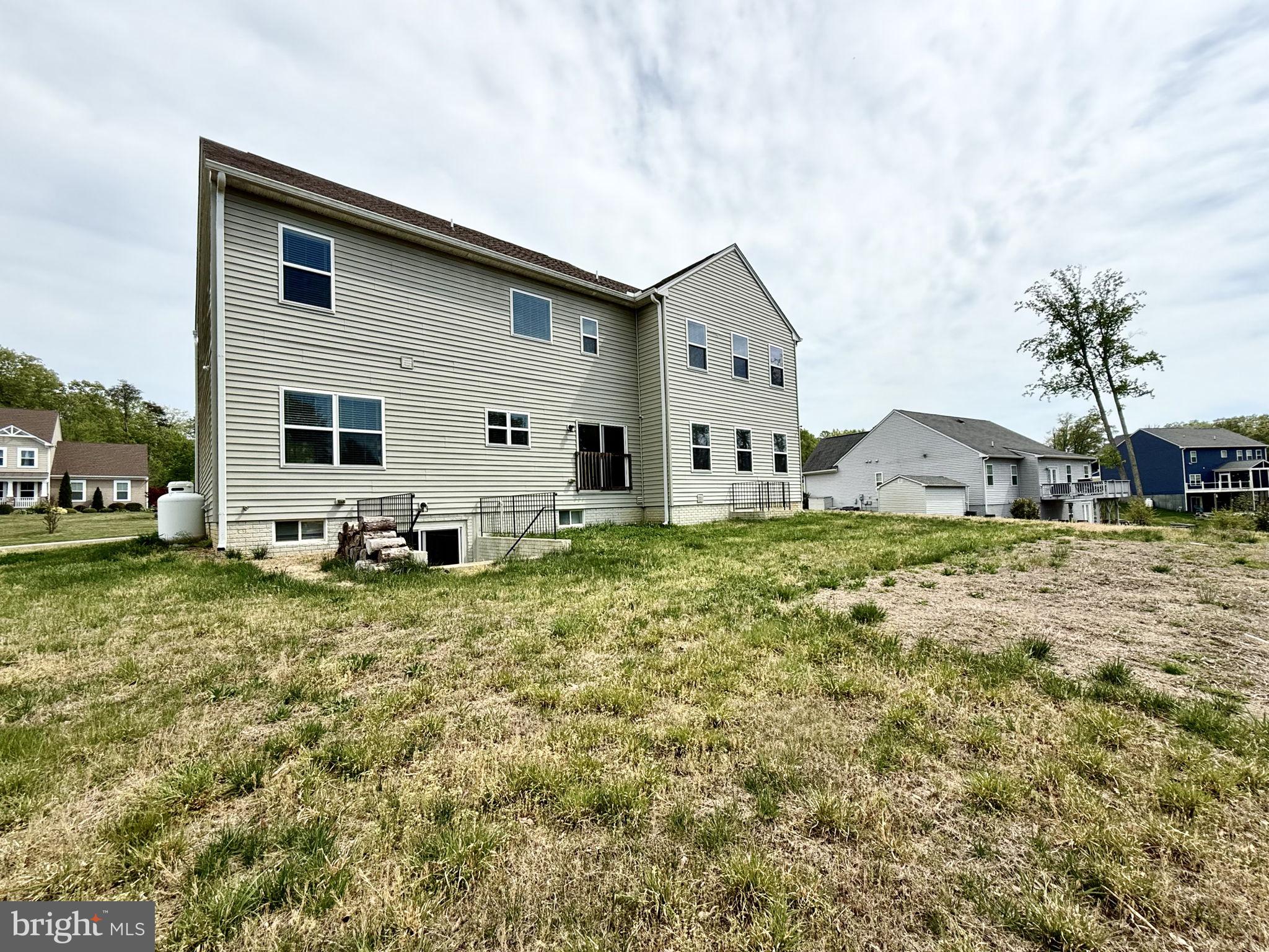 BROOKE POINT ESTATES - Residential Lease