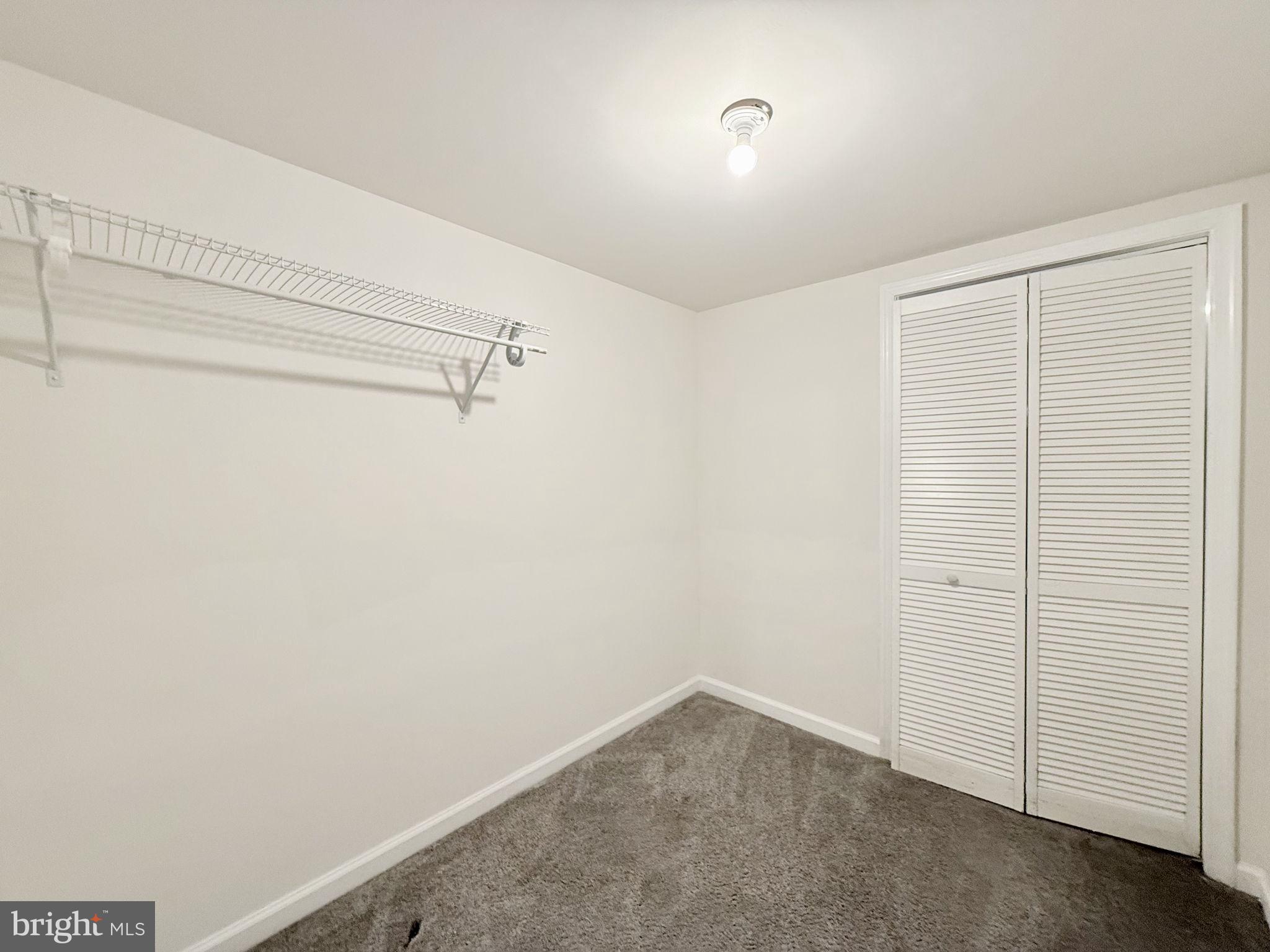 BROOKE POINT ESTATES - Residential Lease