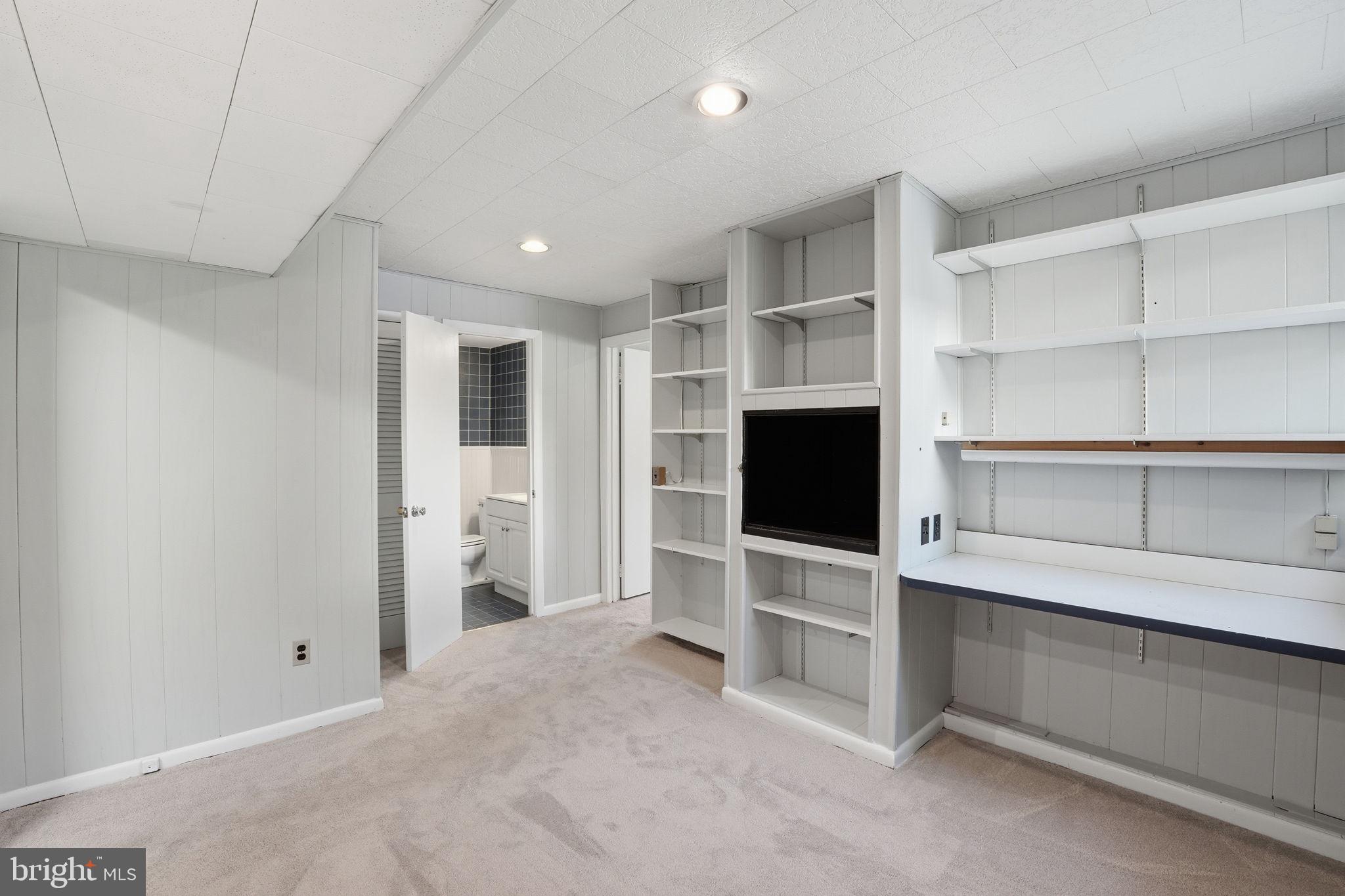 CREST PARK - Residential