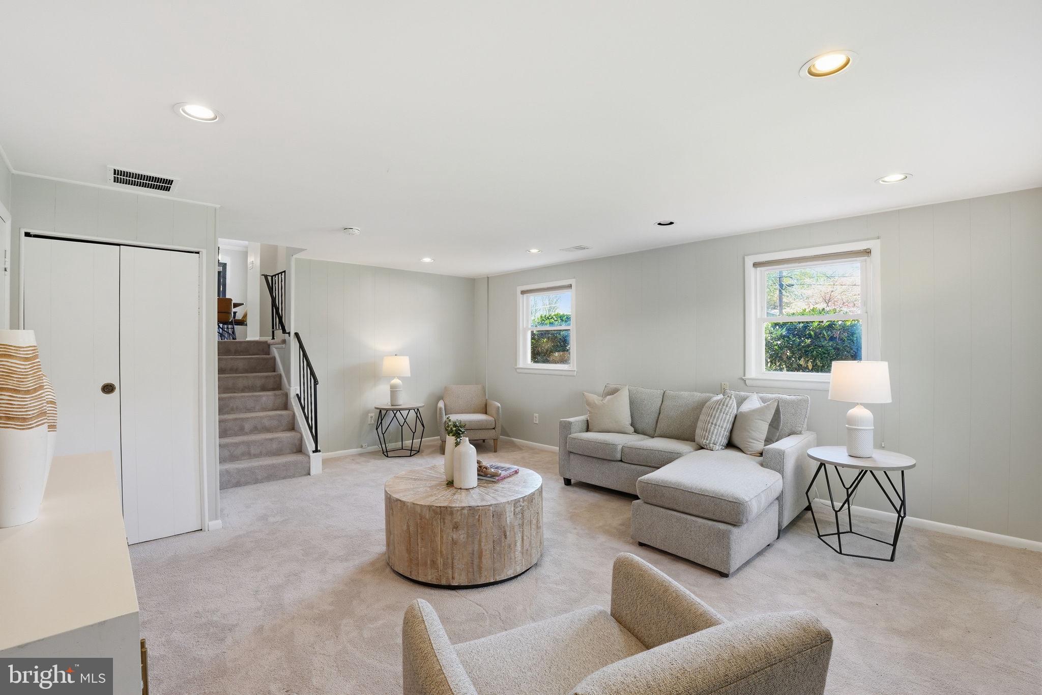 CREST PARK - Residential