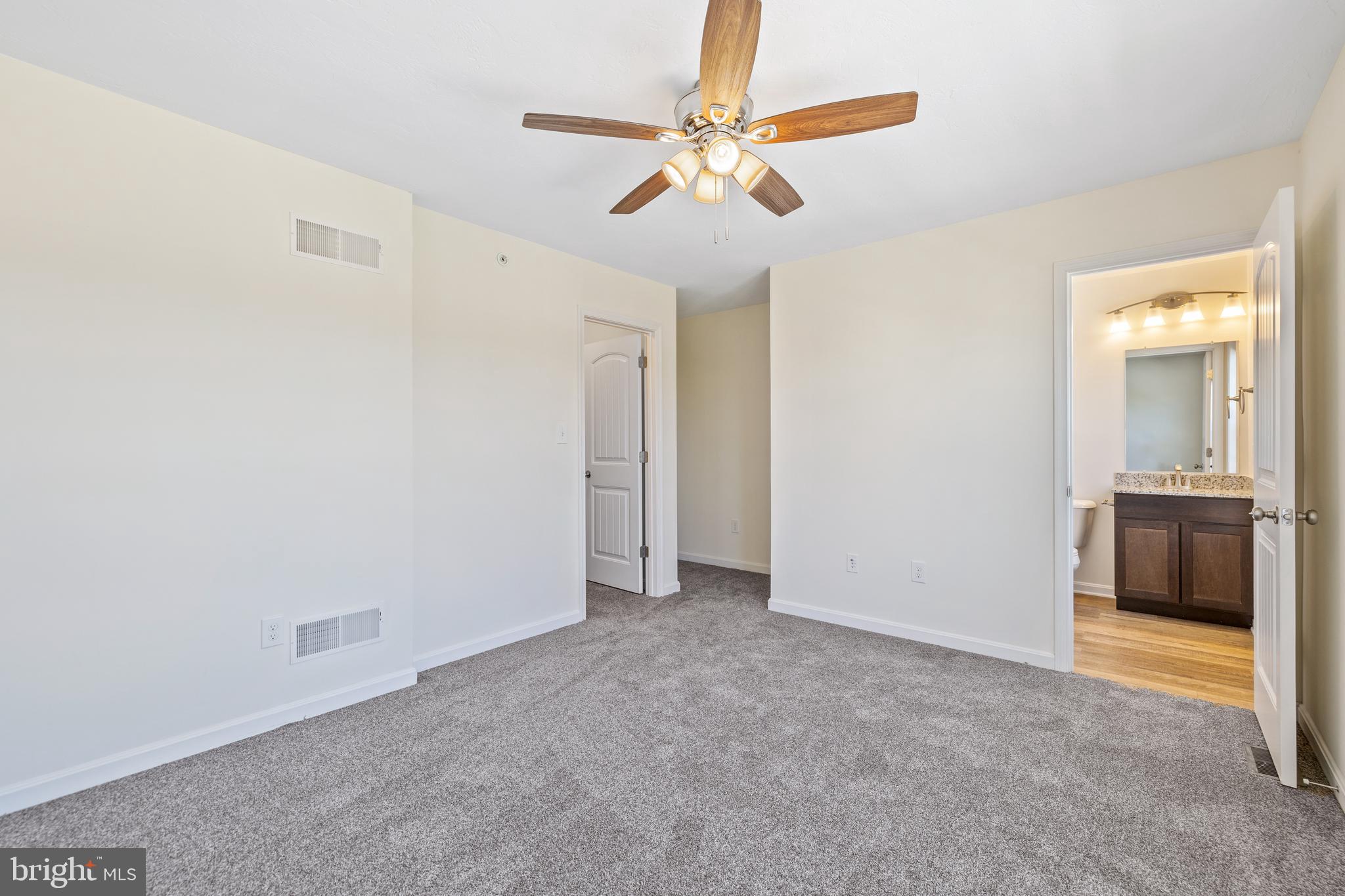 FRANKLIN SQUARE - Residential Lease