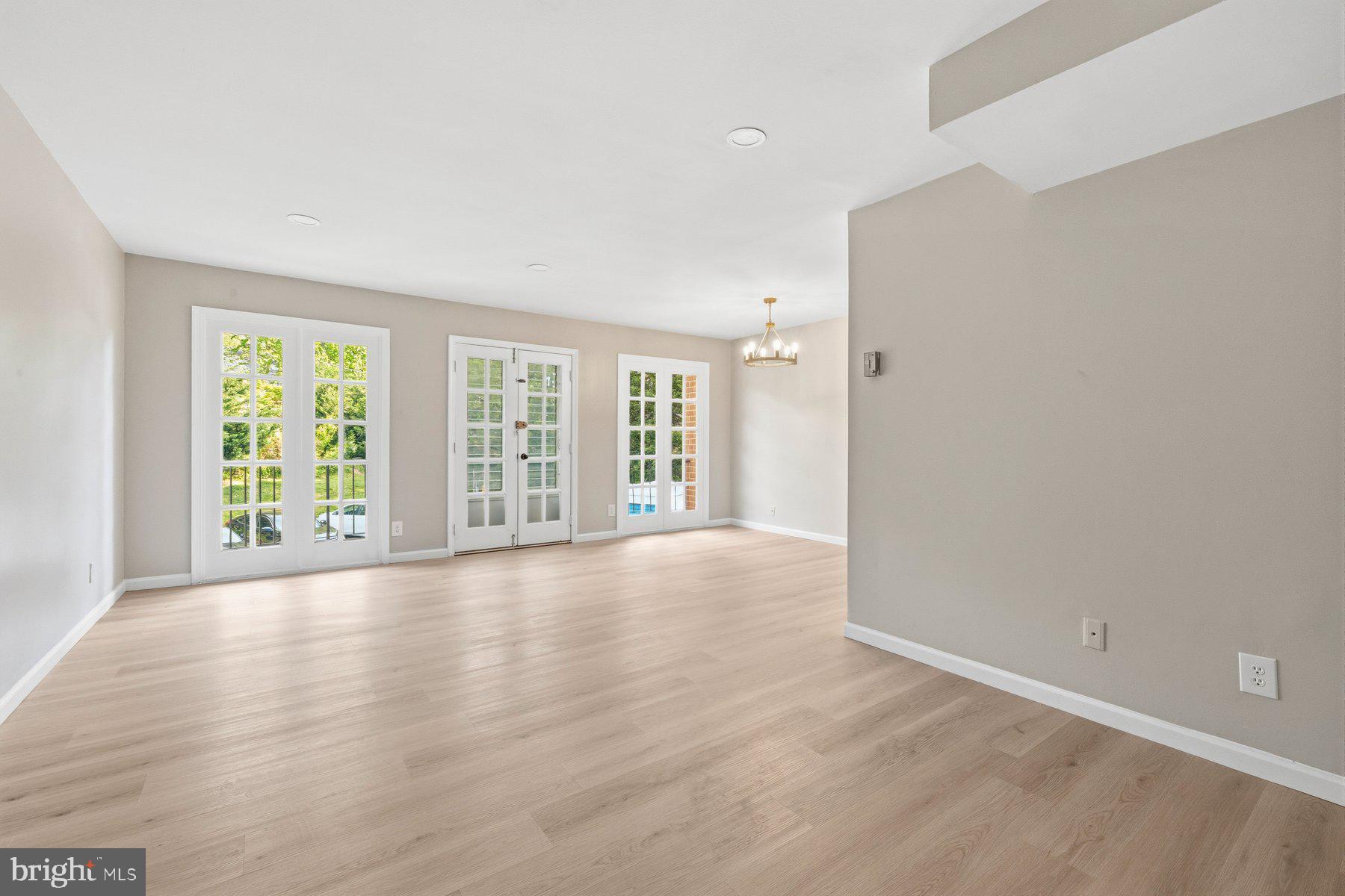 WOODSIDE VILLAGE - Residential
