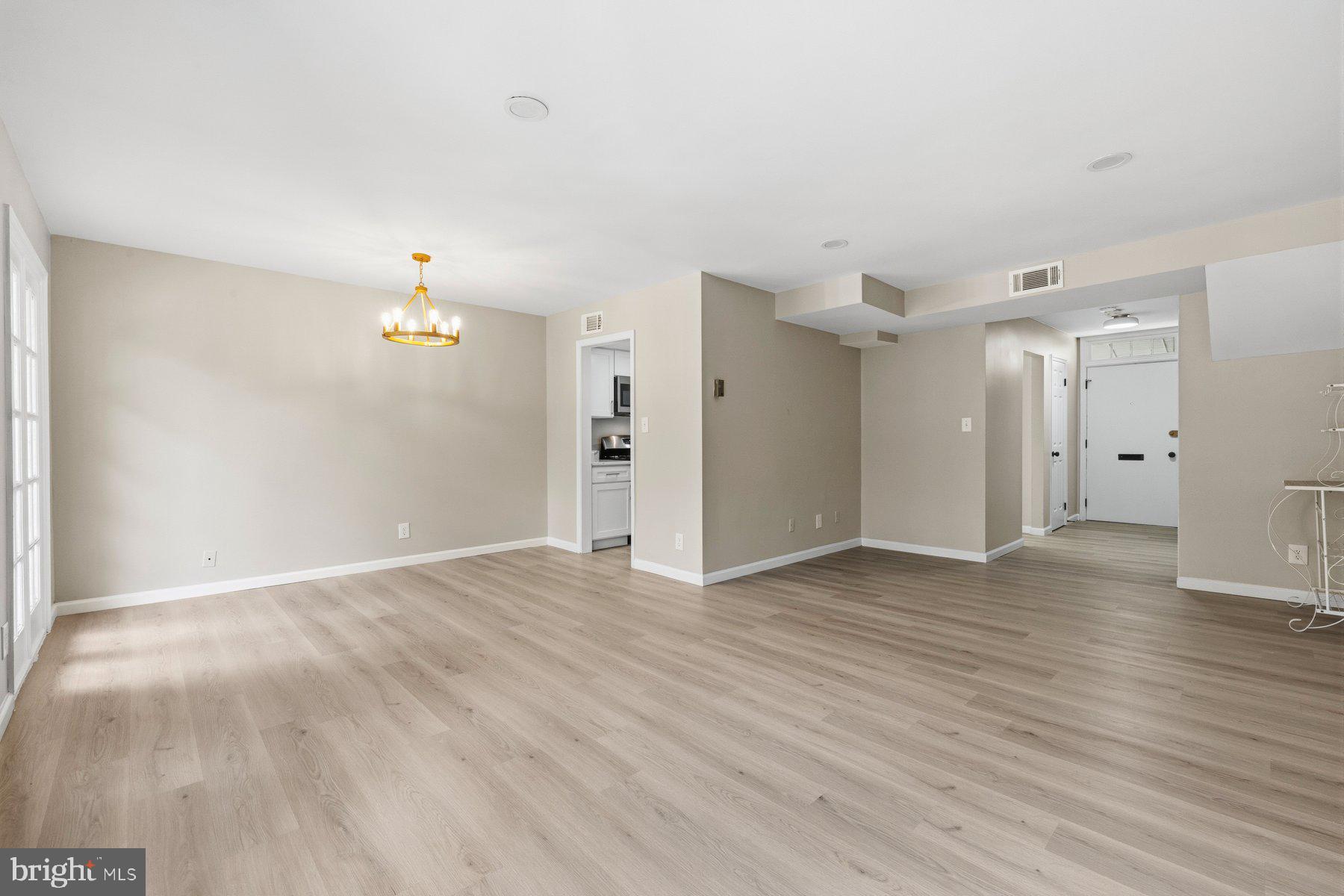 WOODSIDE VILLAGE - Residential