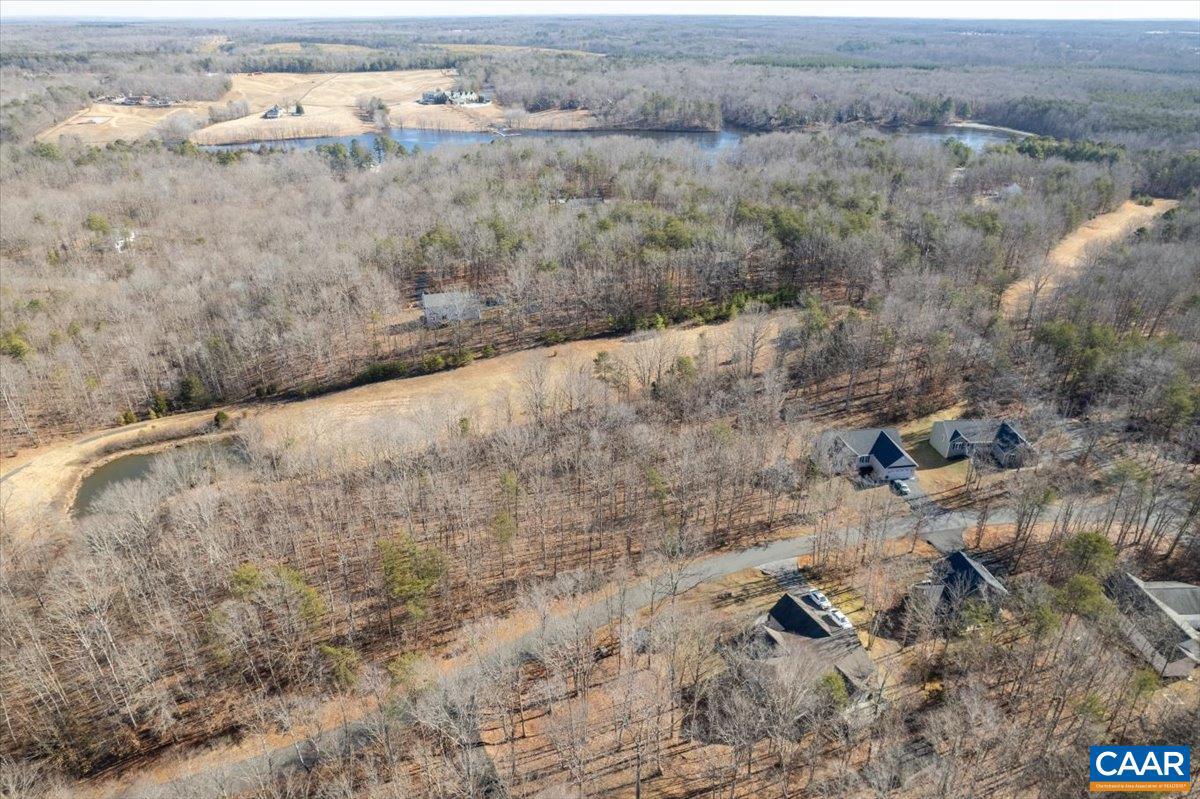 SHENANDOAH CROSSING - Land