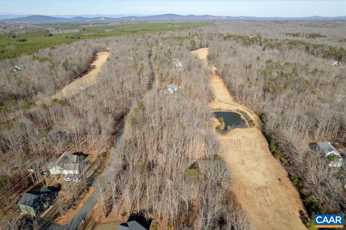 SHENANDOAH CROSSING - Land