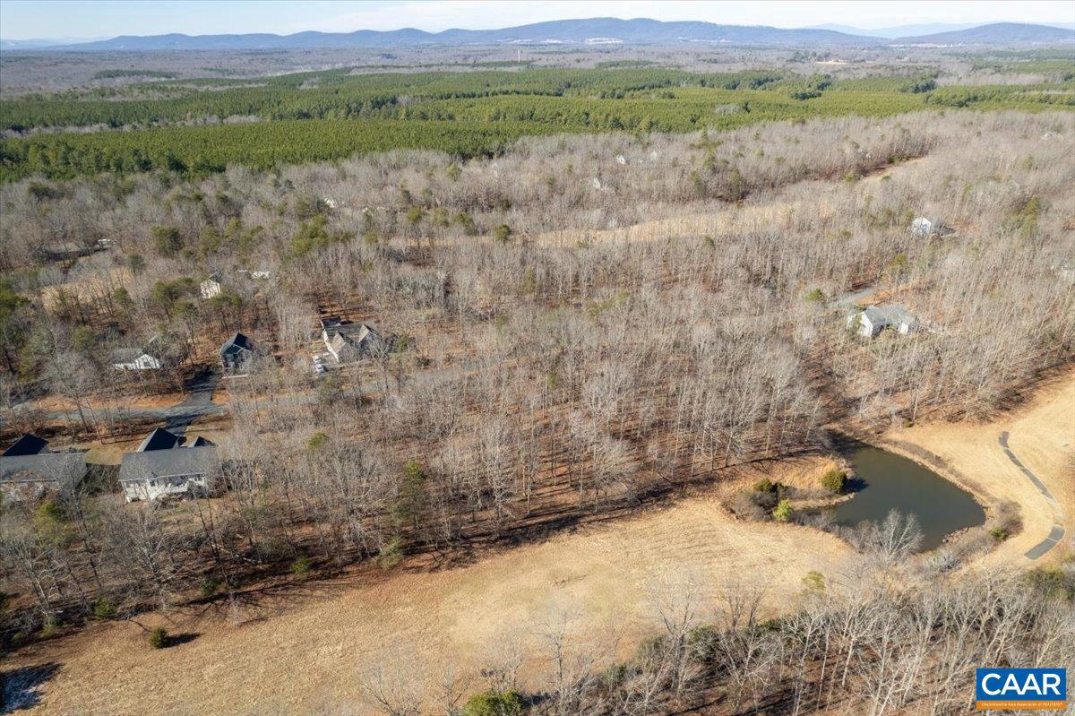 SHENANDOAH CROSSING - Land