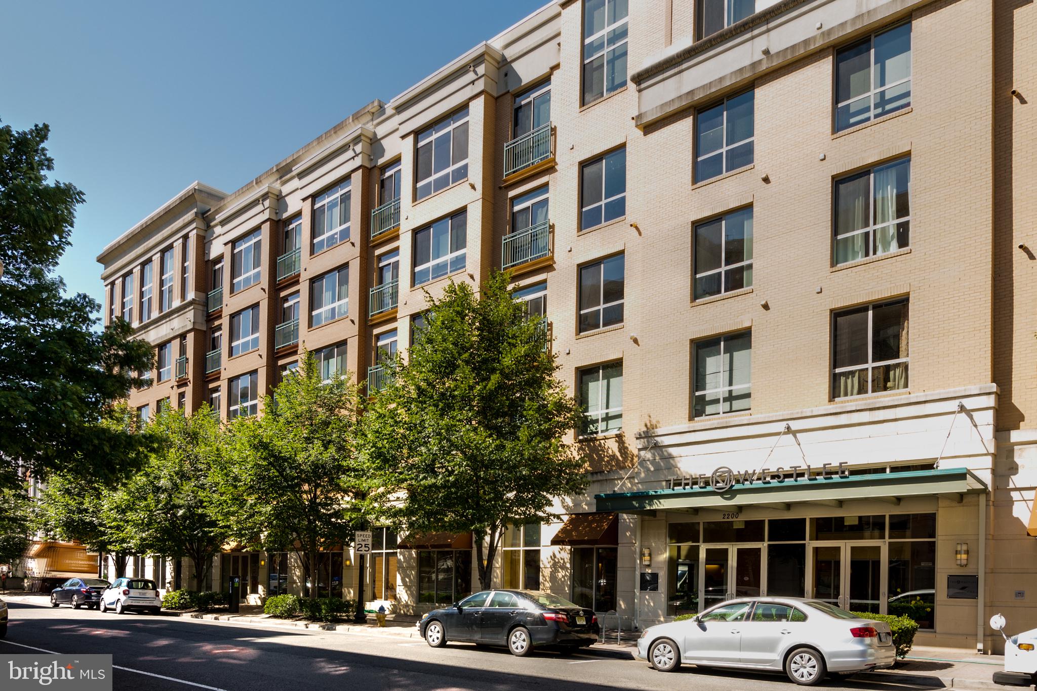 1 BEDROOM PLUS DEN *** ALMOST 900 SF OF LIVING SPACE ***  ONLY 1/4 MILE FROM METRO *** GREAT WALKABILITY *** This 1 bedroom plus den condo was built with stylish, modern living in mind  *  NEW Wood floors throughout * tall ceilings * lots of natrual light * granite counters and stainless appliances * spacious closets **  LOCATION - Excellent, with I-66 and Metro both 1/4 mile away * Restaurants and shops right out your doorstep * New Harris Teeter just 1 mile down the road  ** AMENITIES - Excellent with fitness center, community room, office, and 24 hr friendly concierge service **  PARKING - 1 reserved underground parking space included in the rent ** PETS - Cats only please ** AVAILABLE - Early July.