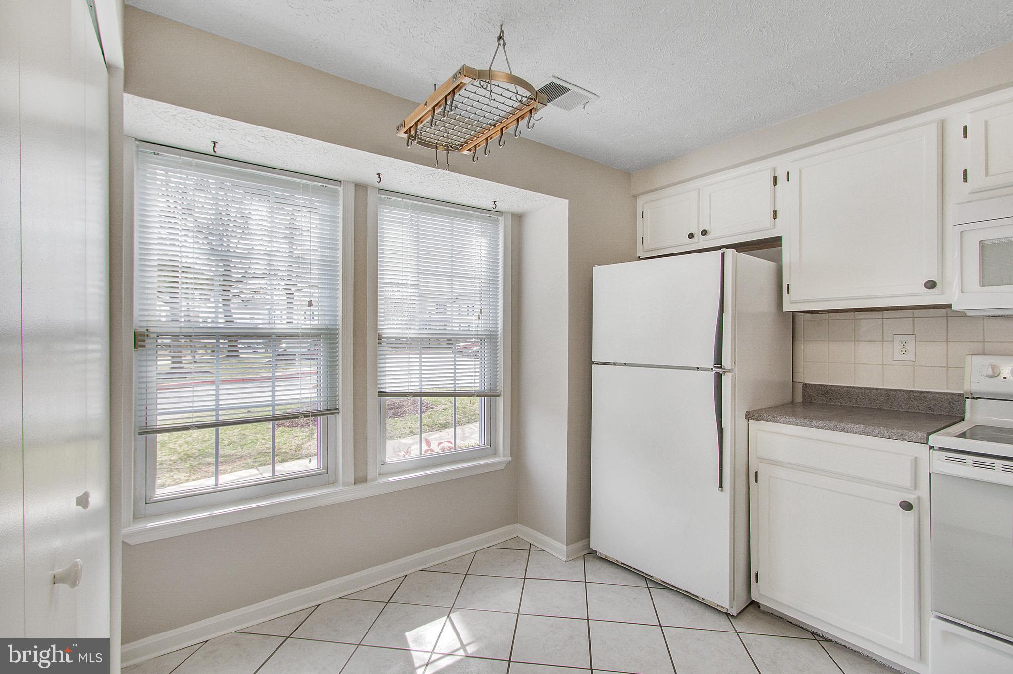 OAK VIEW VILLAGE - Residential