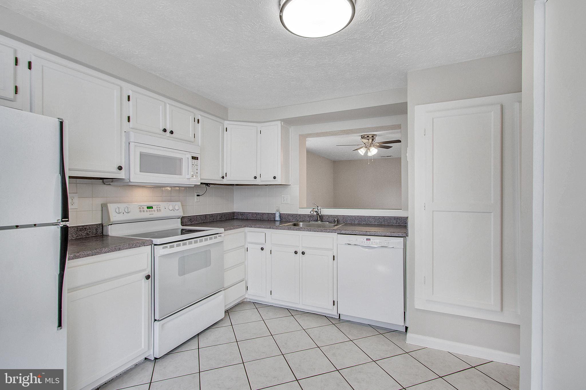 OAK VIEW VILLAGE - Residential