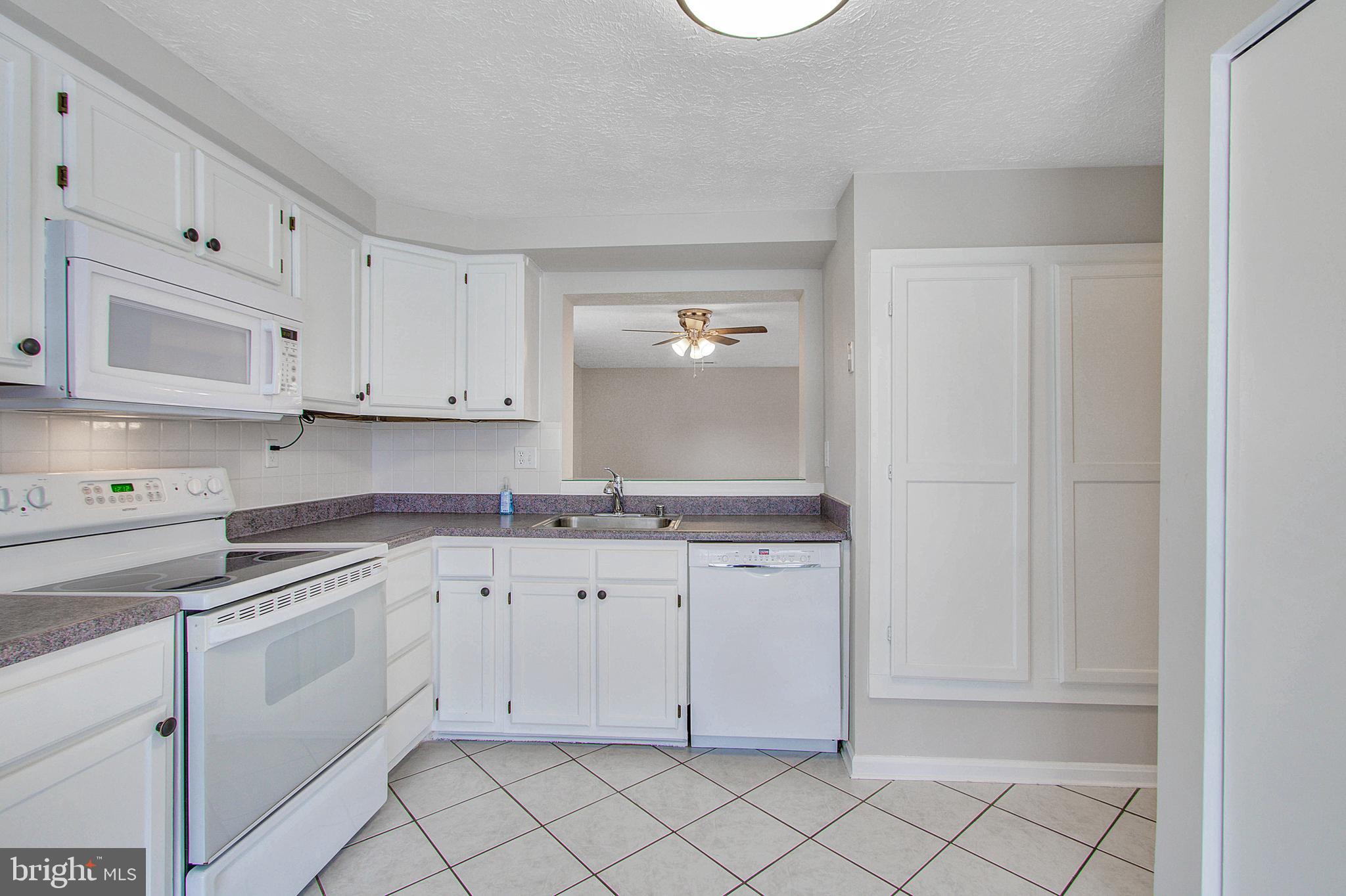 OAK VIEW VILLAGE - Residential