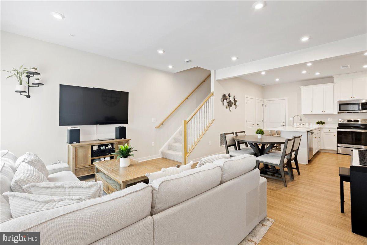 DULLES TECHNOLOGY - Residential