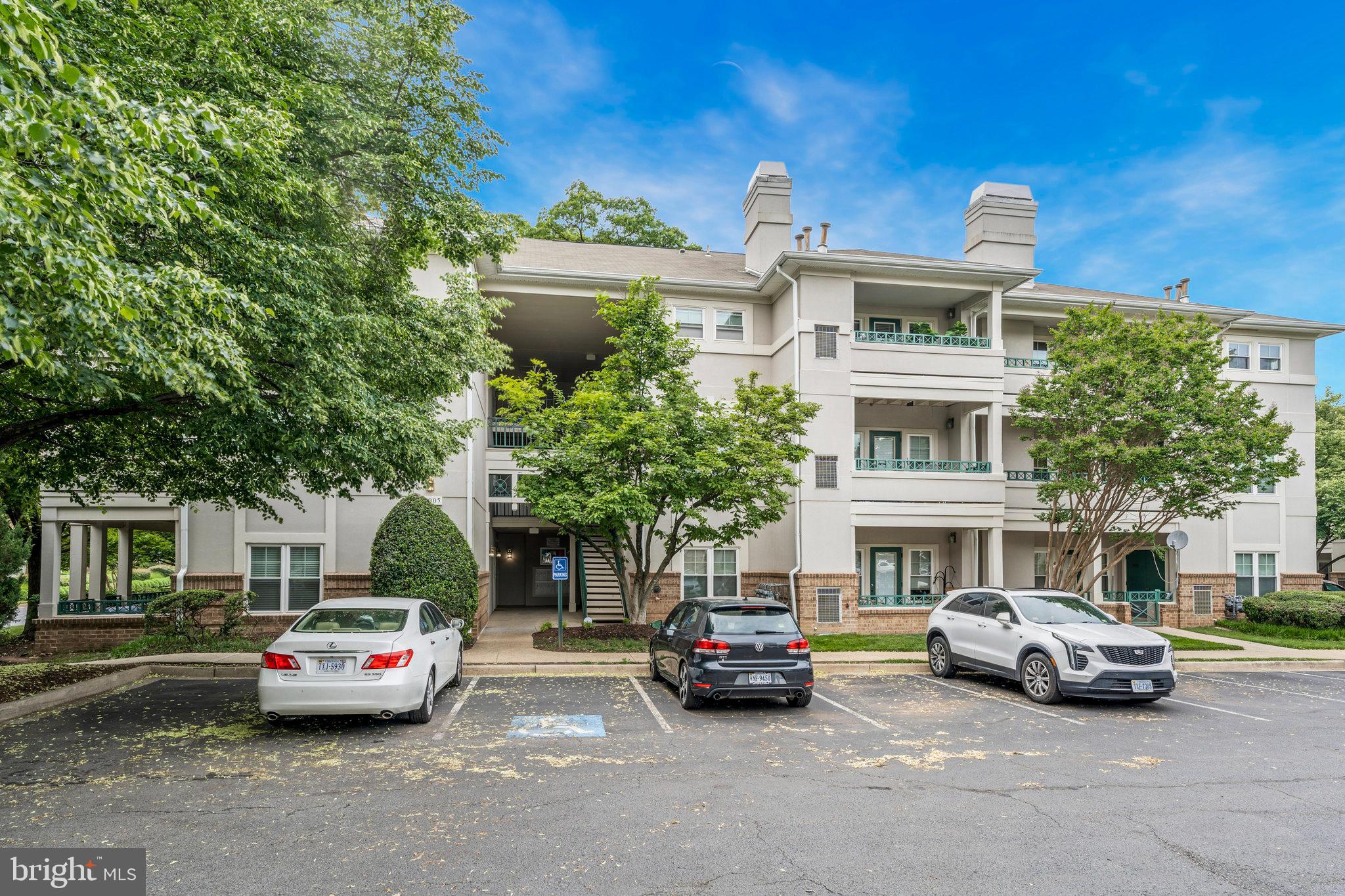 OAK PARK CONDO - Residential Lease