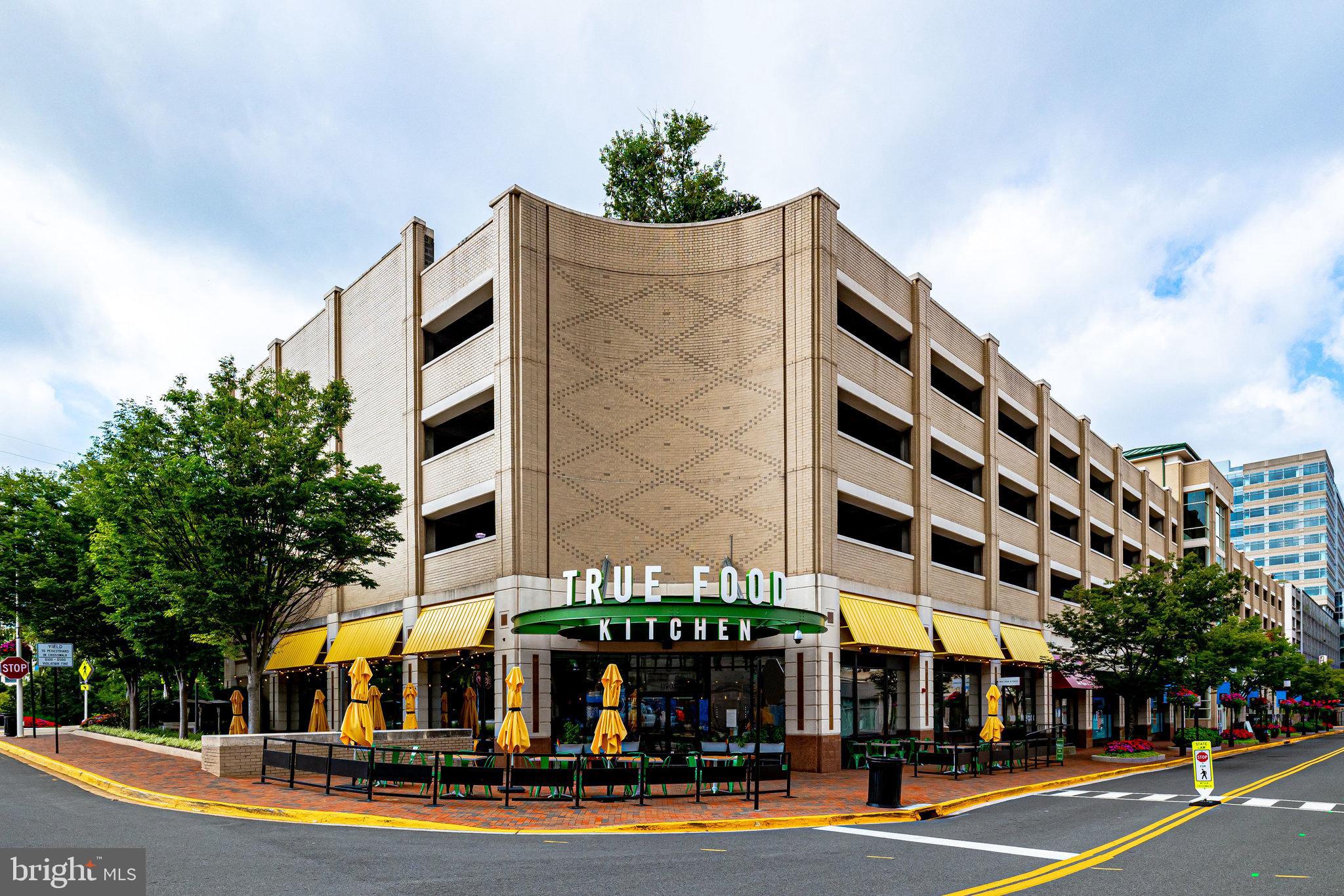 OAK PARK CONDO - Residential Lease