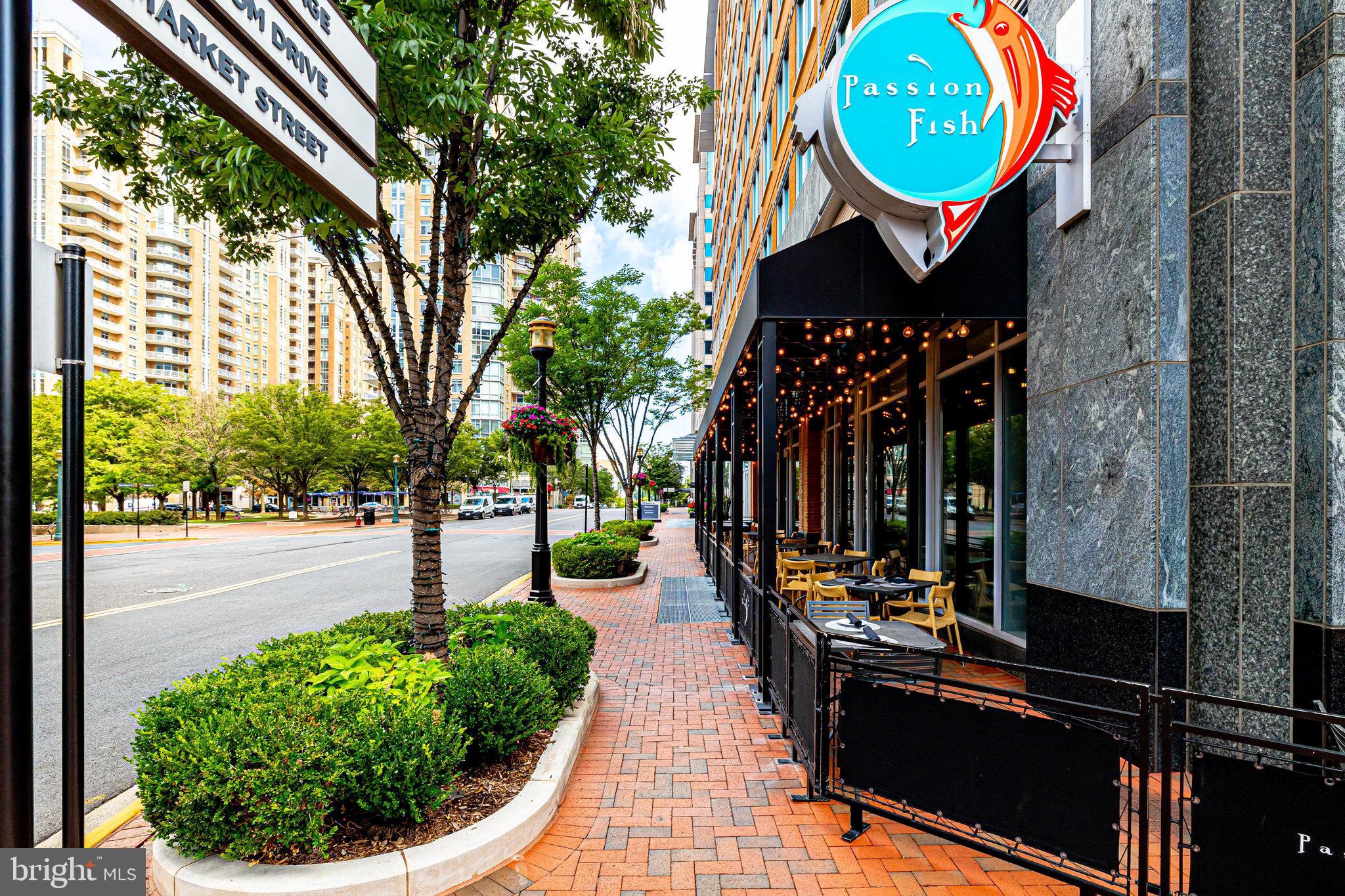 OAK PARK CONDO - Residential Lease