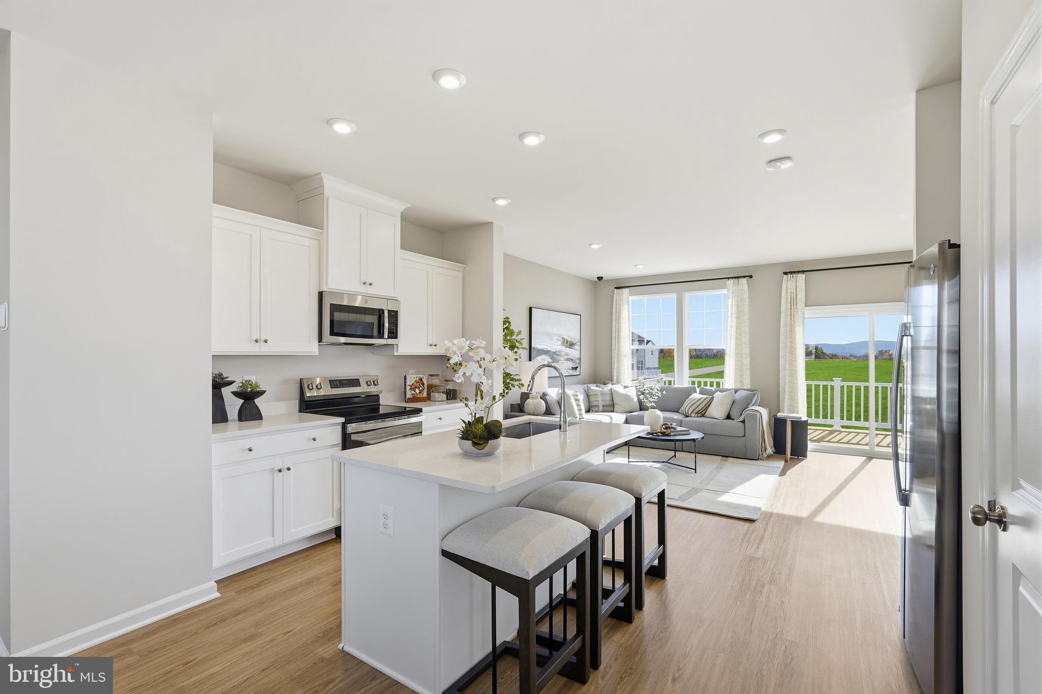 PRESIDENTS POINTE - Residential