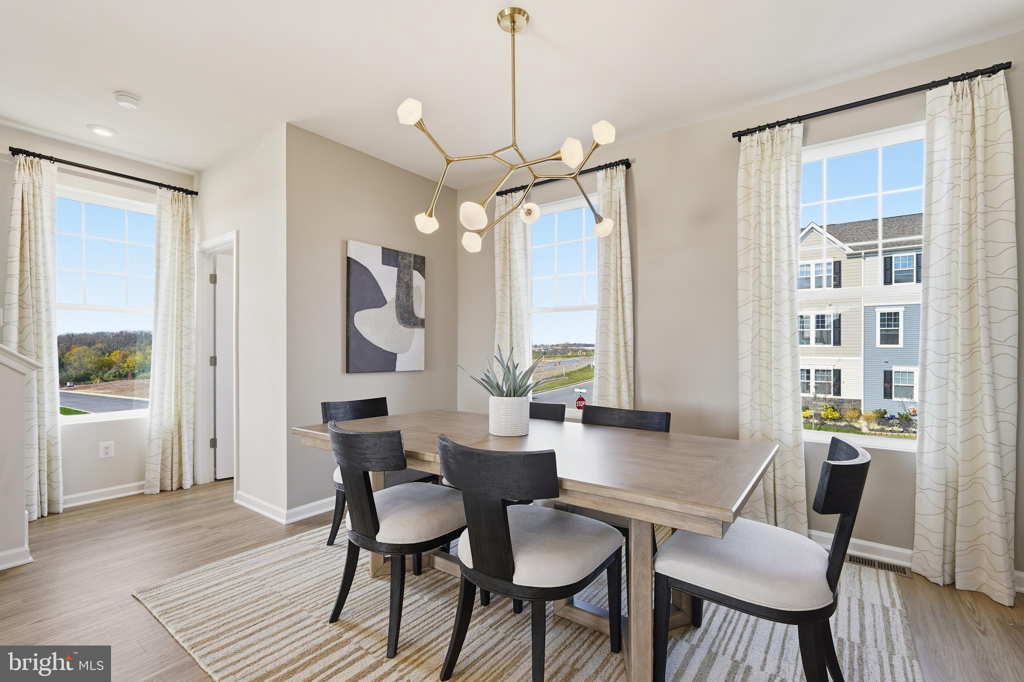 PRESIDENTS POINTE - Residential