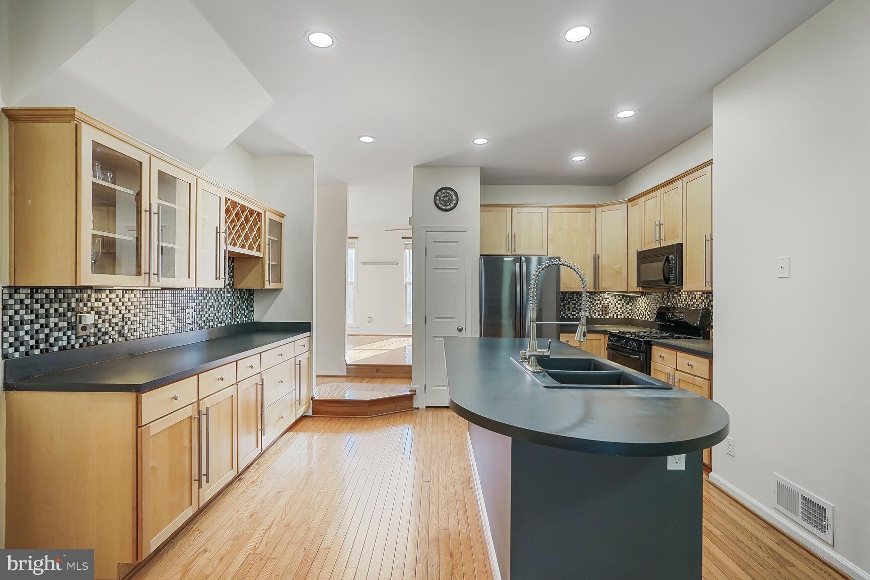 BROADLANDS - Residential