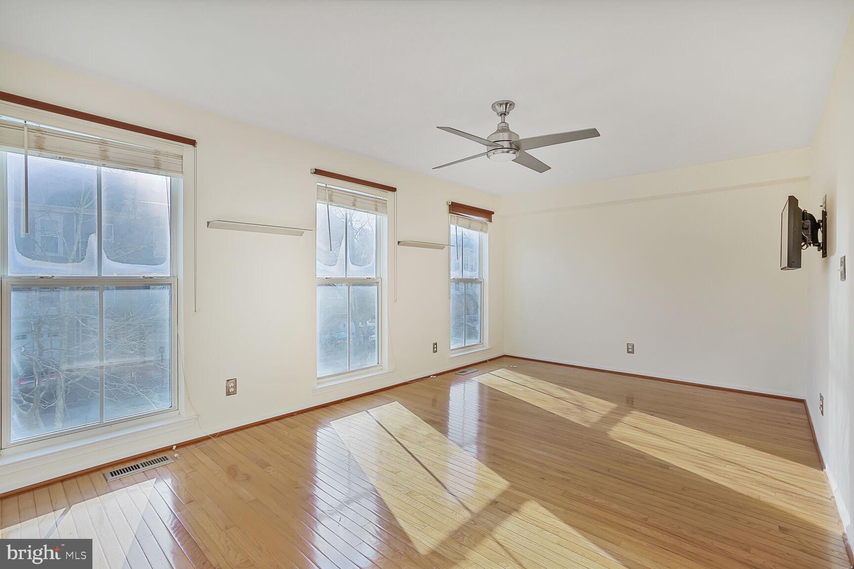 BROADLANDS - Residential