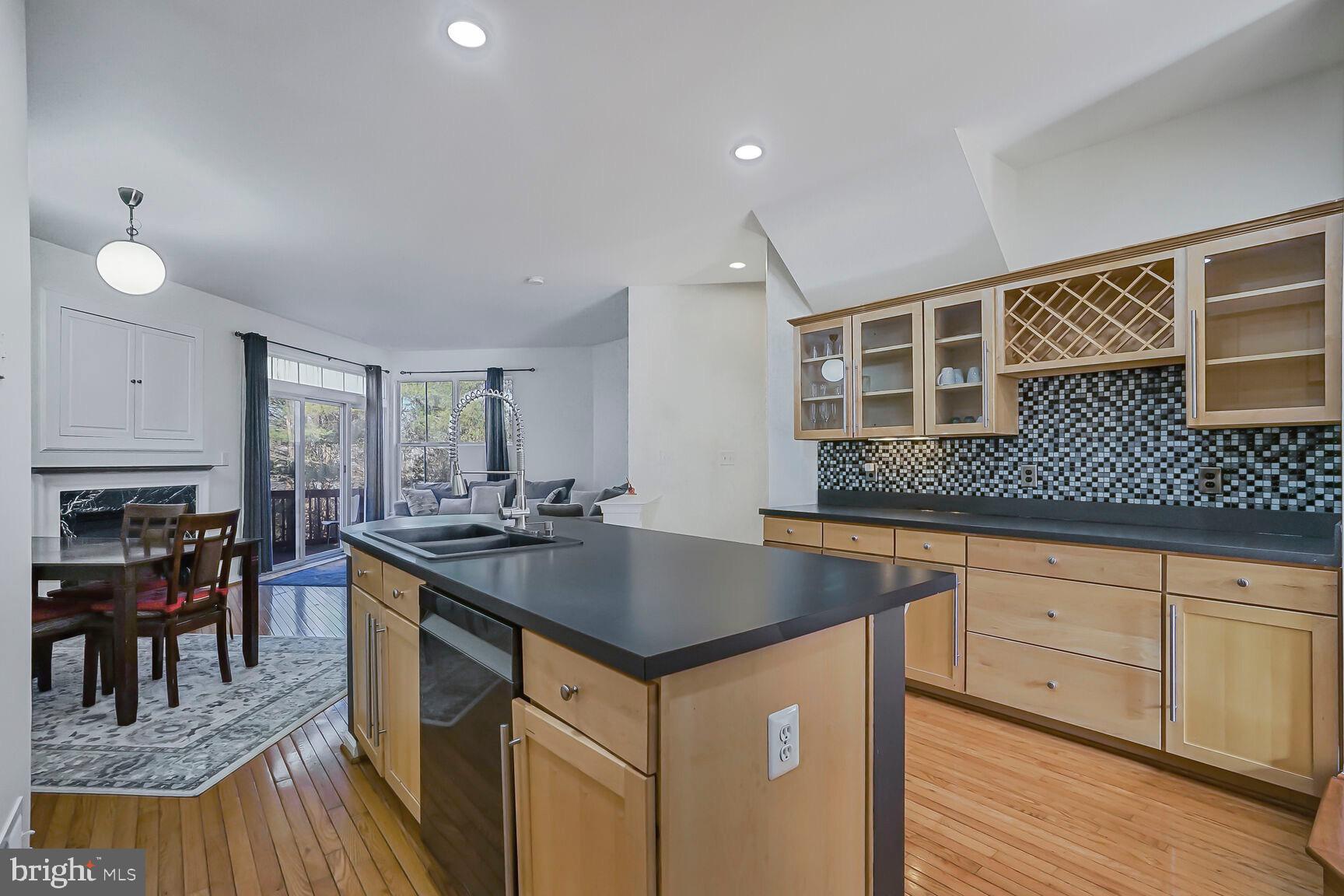 BROADLANDS - Residential