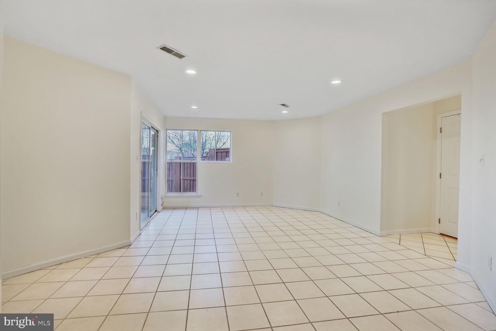 BROADLANDS - Residential