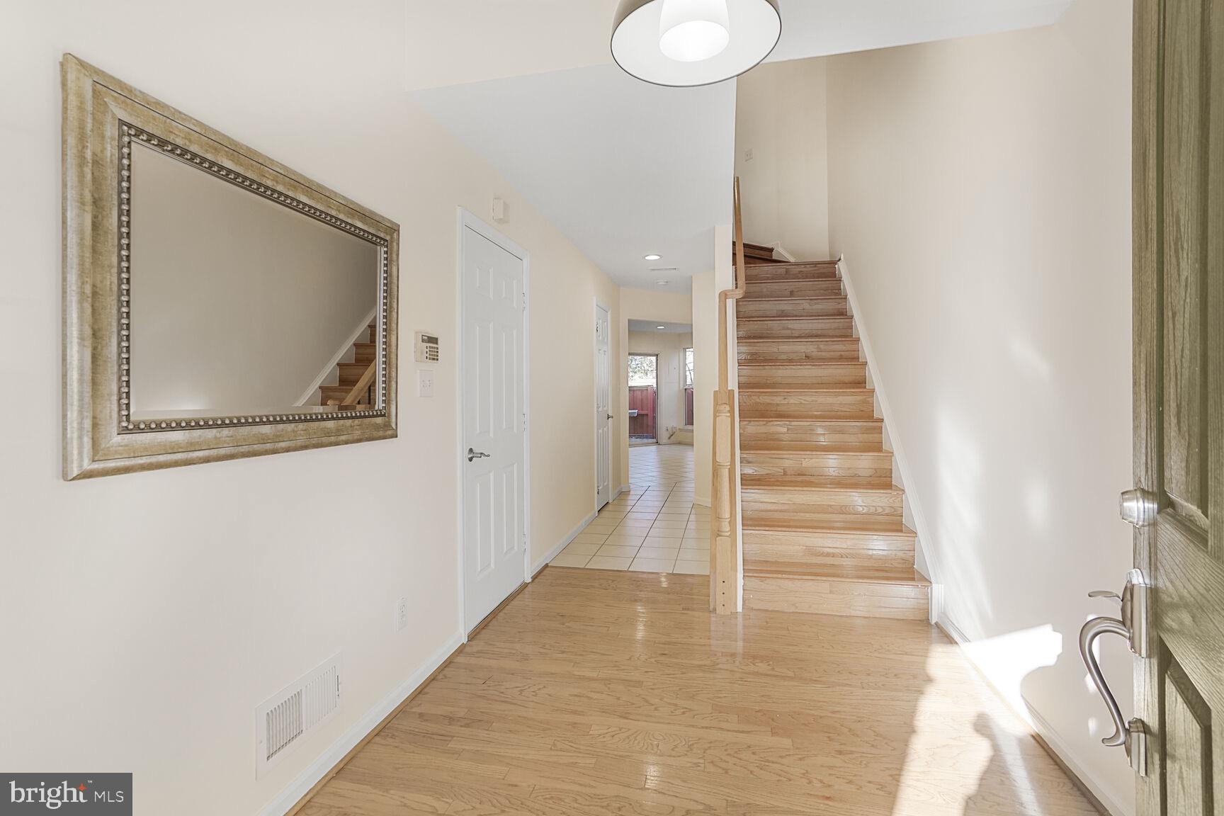 BROADLANDS - Residential