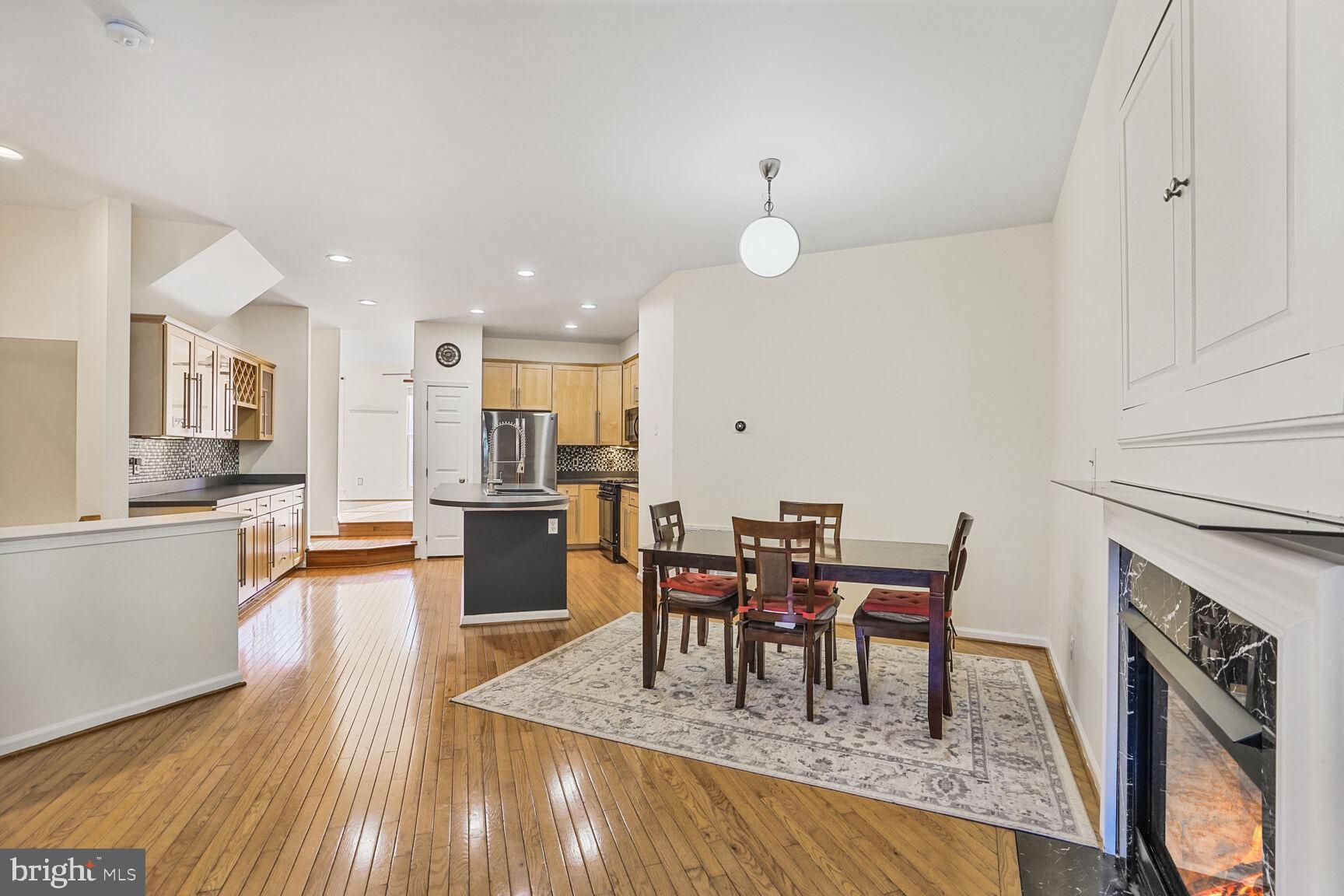 BROADLANDS - Residential