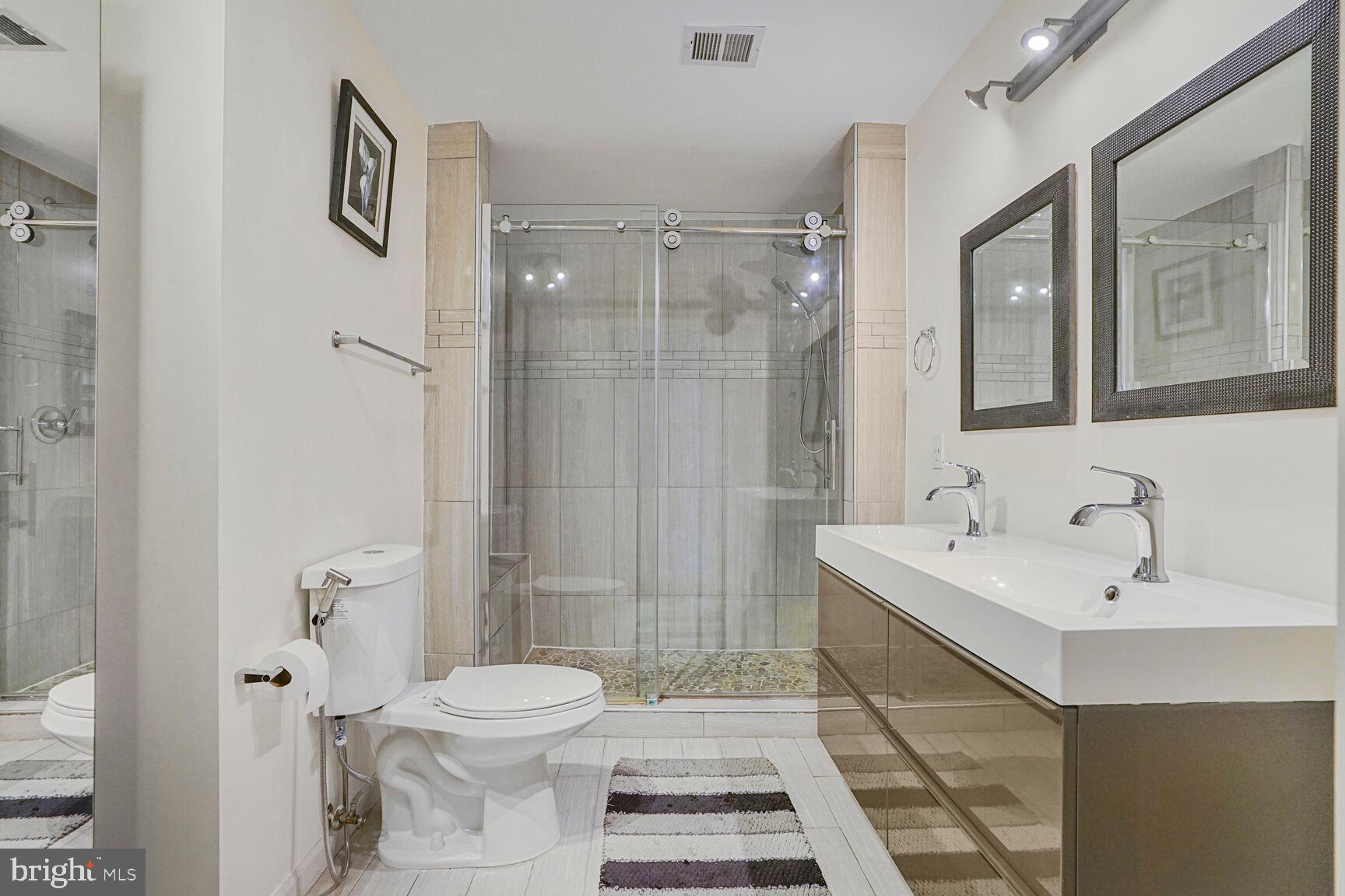 BROADLANDS - Residential