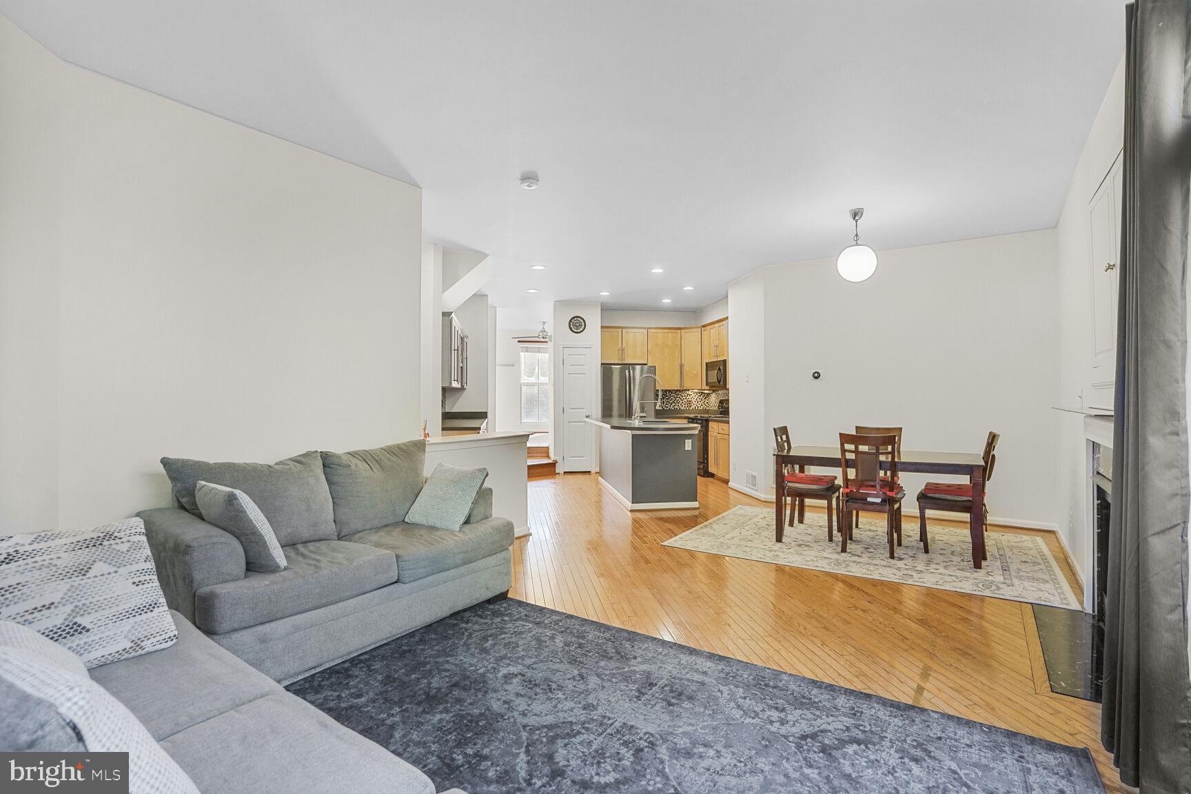 BROADLANDS - Residential