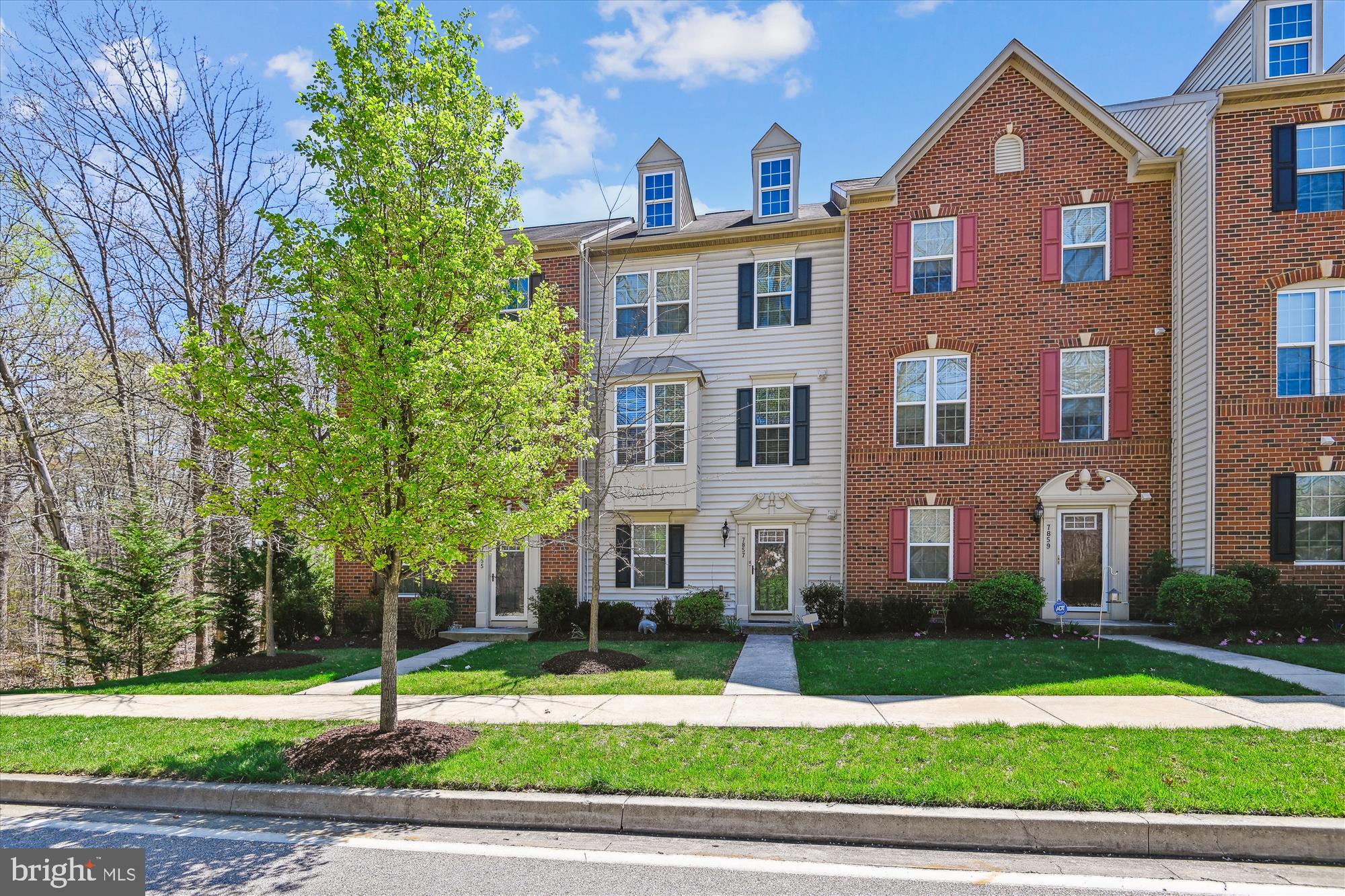 HOWARD SQUARE - Residential