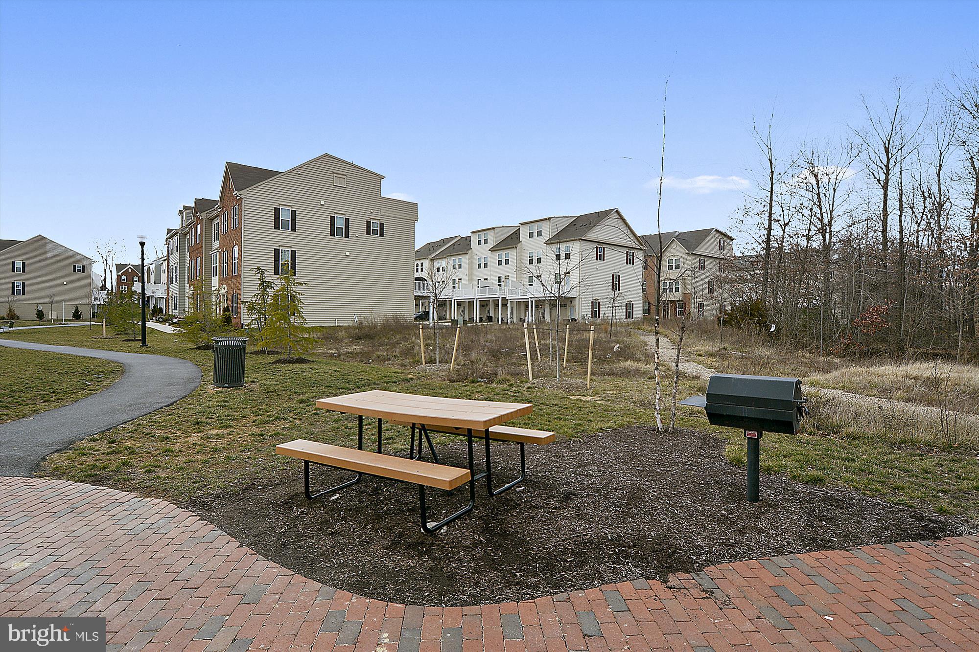 HOWARD SQUARE - Residential