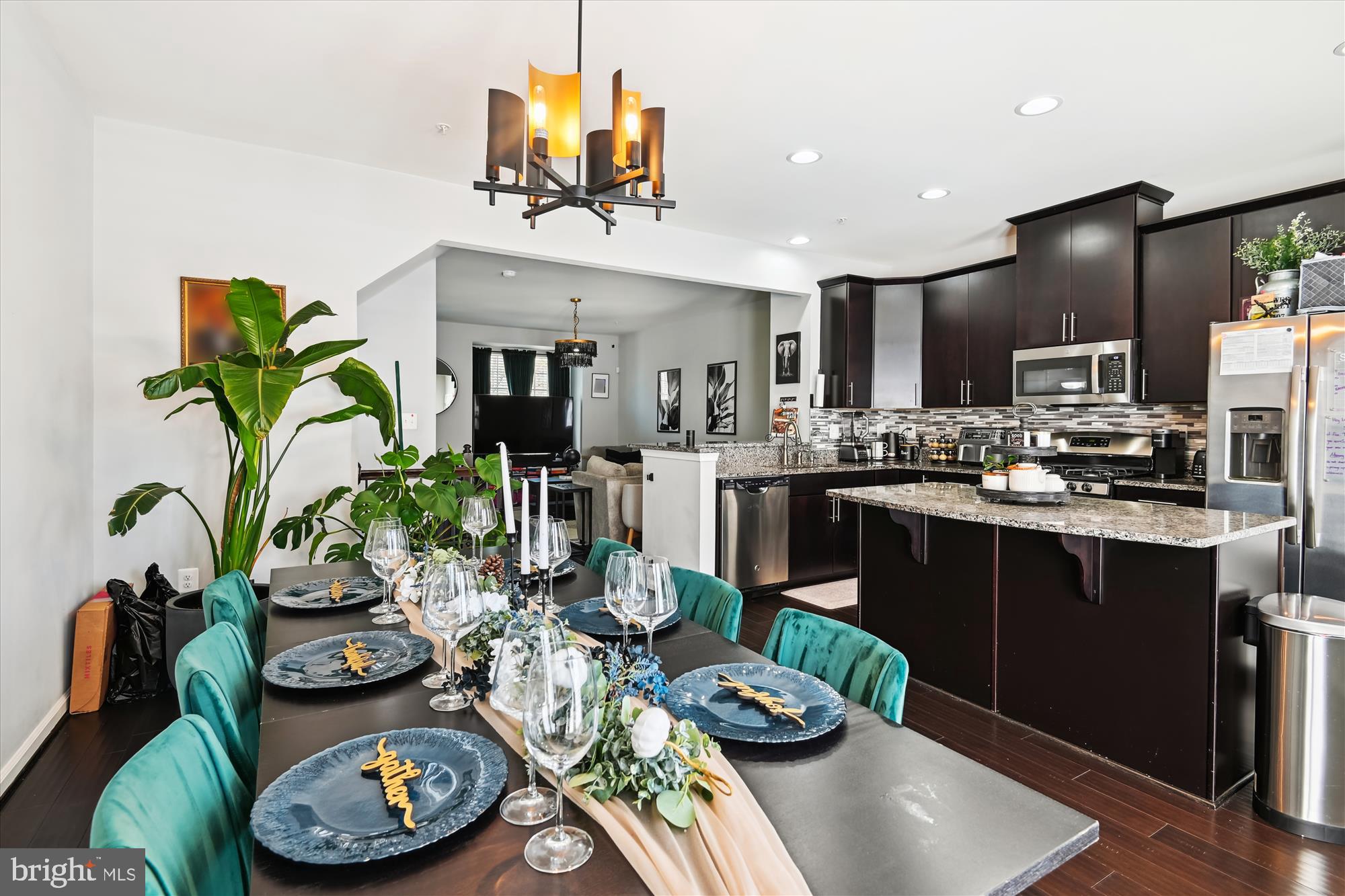 HOWARD SQUARE - Residential