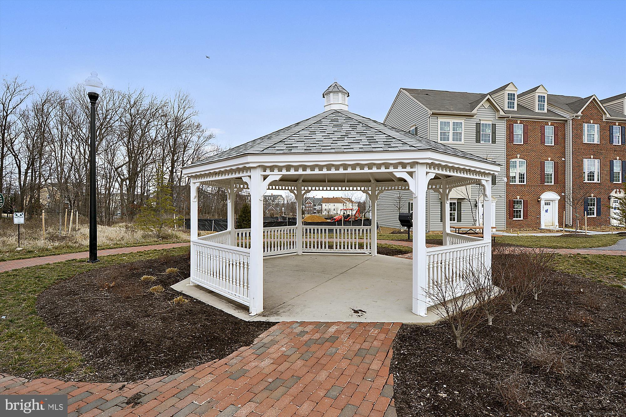 HOWARD SQUARE - Residential